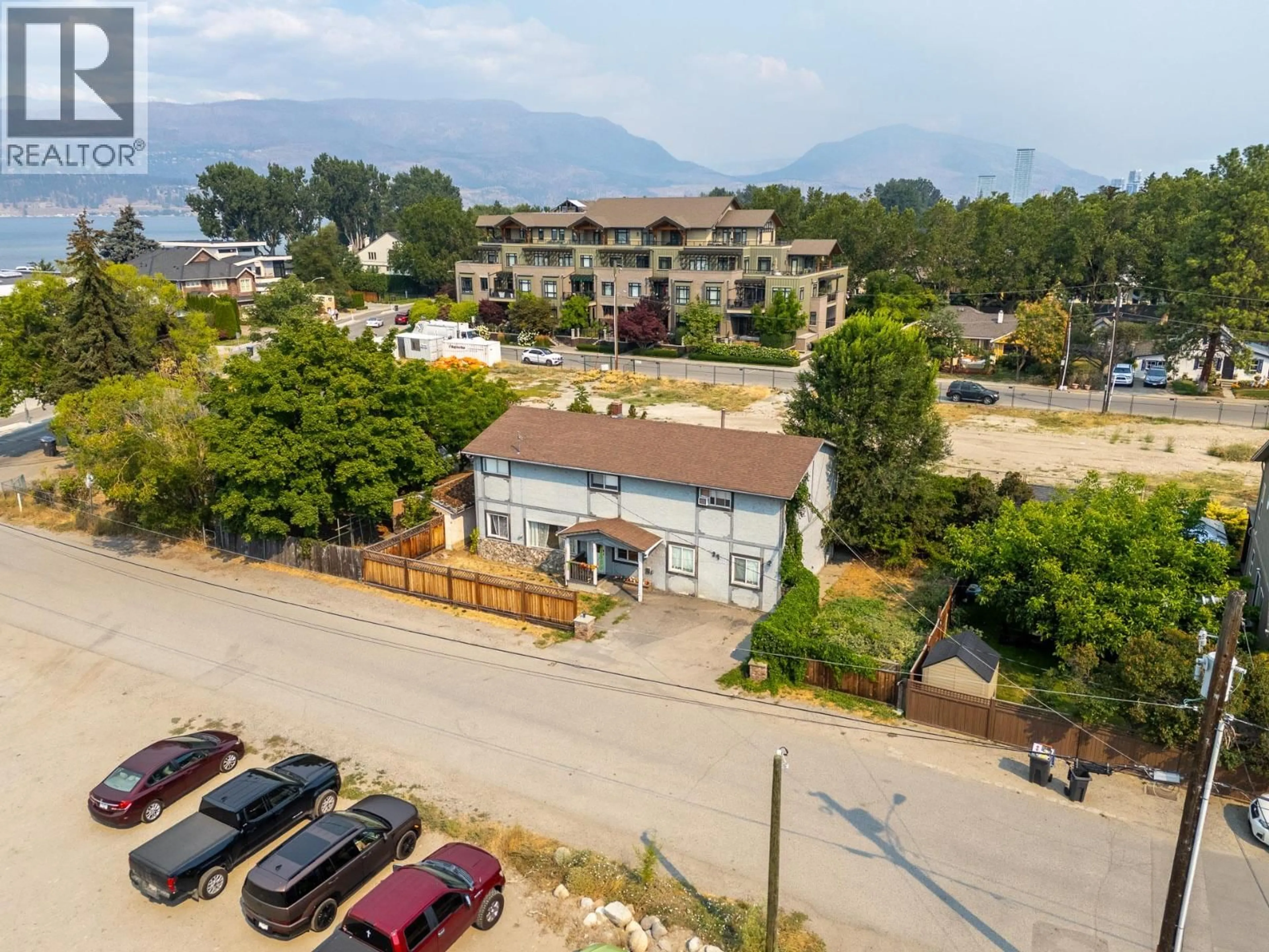 A pic from outside/outdoor area/front of a property/back of a property/a pic from drone, mountain view for 424 NEWSOM AVENUE, Kelowna British Columbia V1Y4Y2