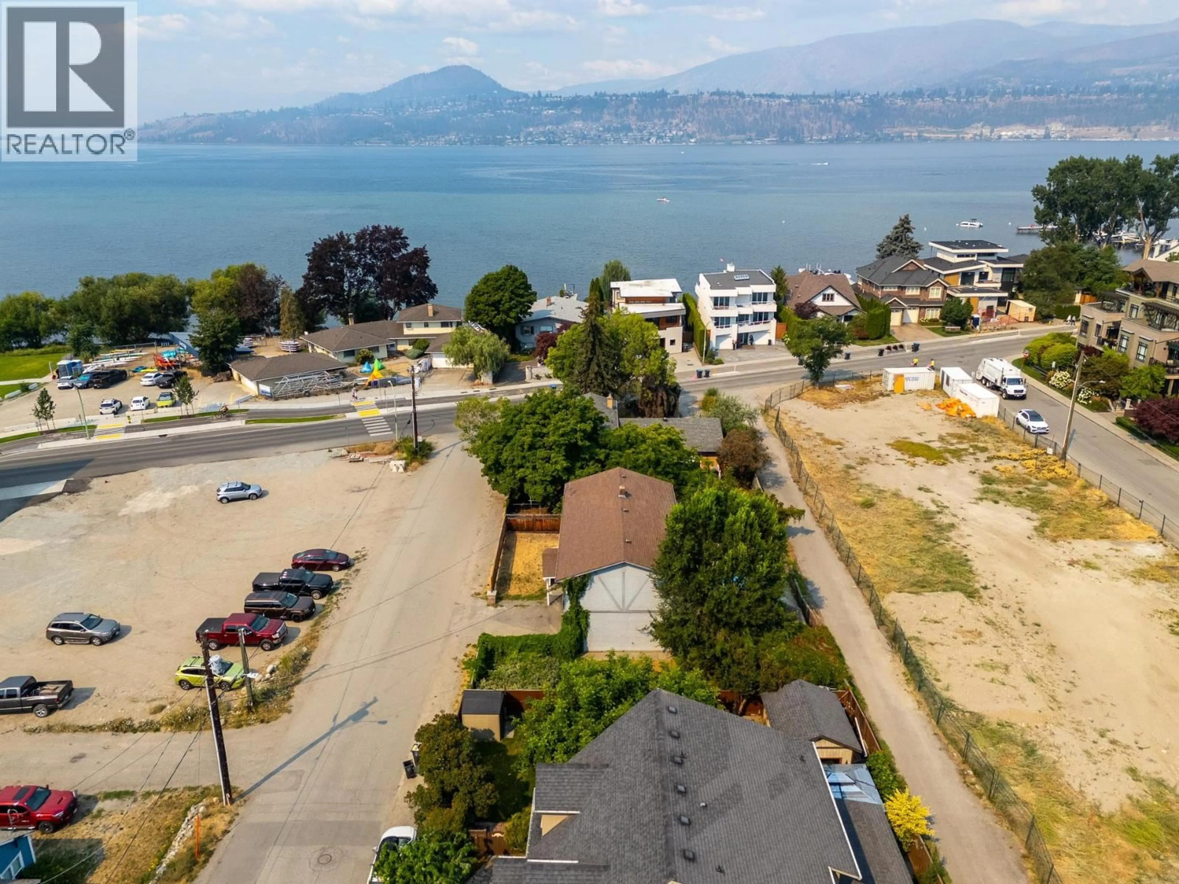 A pic from outside/outdoor area/front of a property/back of a property/a pic from drone, water/lake/river/ocean view for 424 NEWSOM AVENUE, Kelowna British Columbia V1Y4Y2