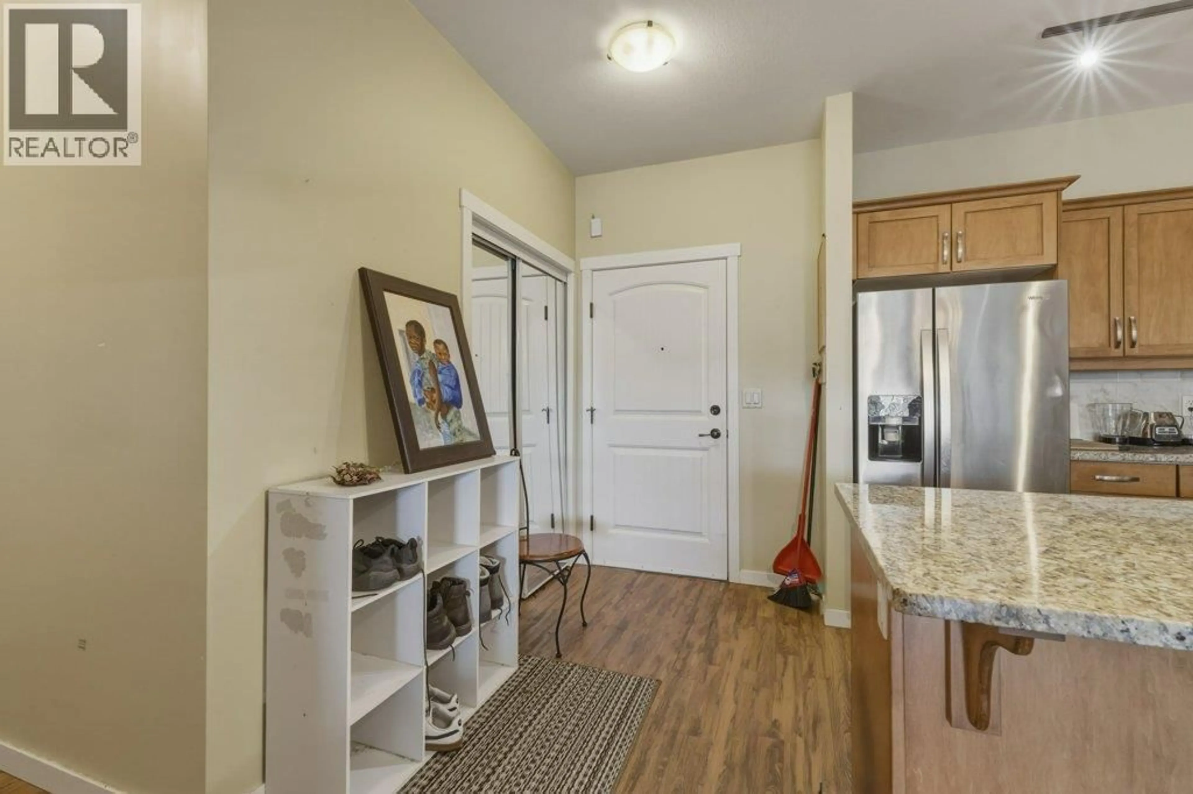 Indoor entryway for 316 - 3739 CASORSO ROAD, Kelowna British Columbia V1W5E8