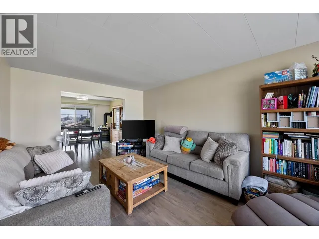 1019 MONCTON AVENUE, Kamloops 5