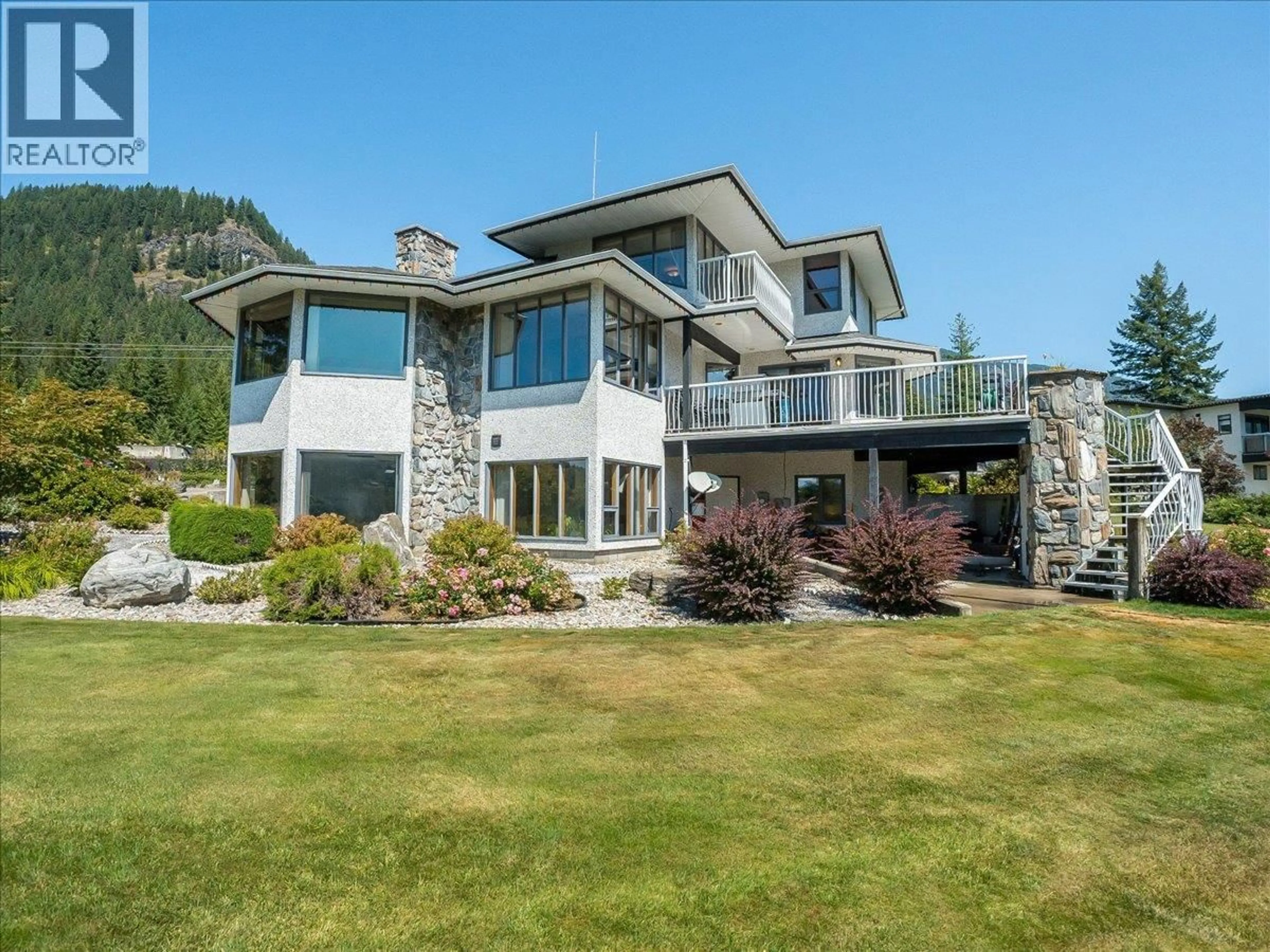 Home with vinyl exterior material, unknown for 5725 TAGHUM FRONTAGE ROAD, Taghum British Columbia V1L6X9
