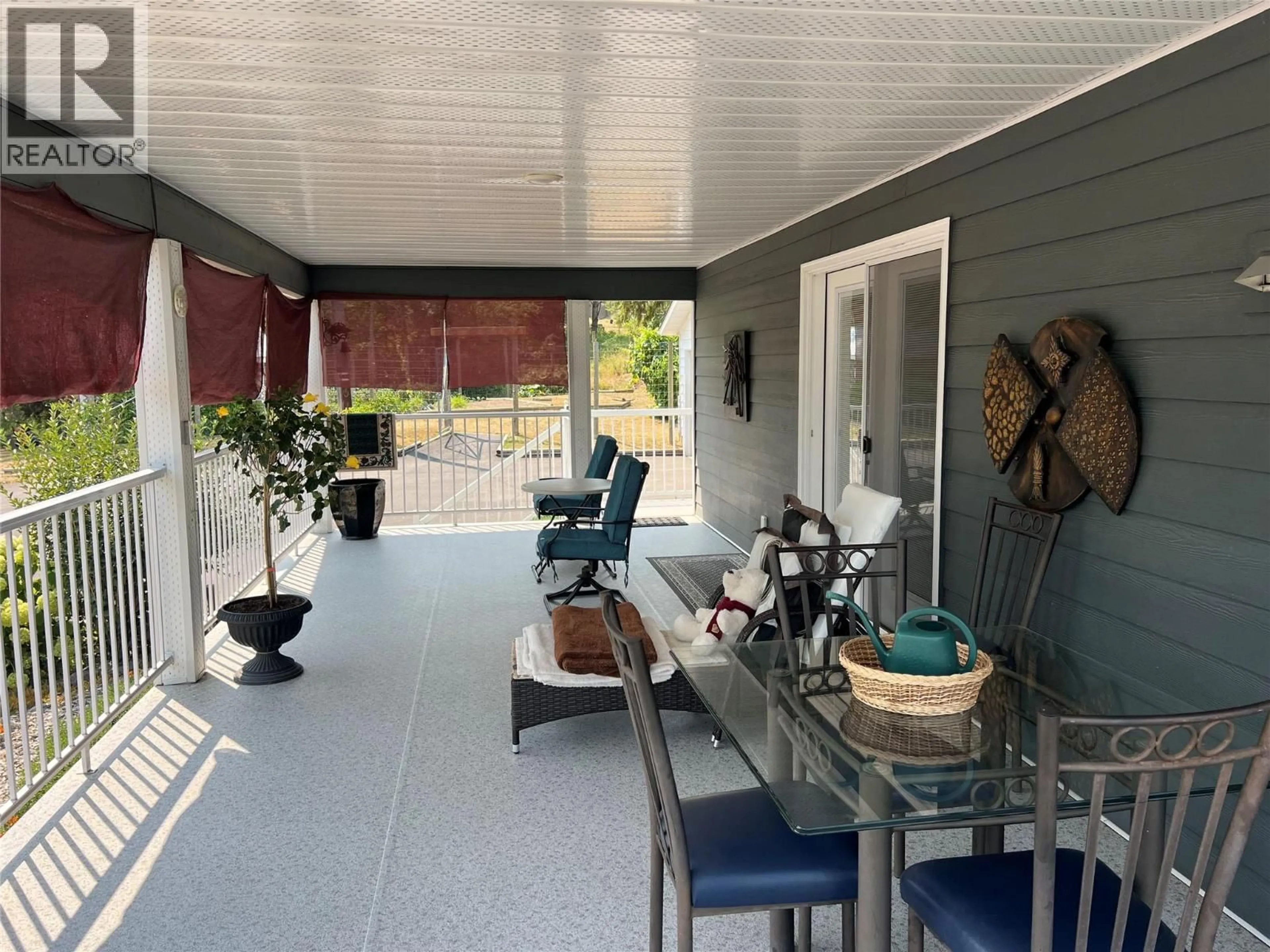 Patio, street for 3765 CRESTVIEW ROAD, Creston British Columbia V0B1G2