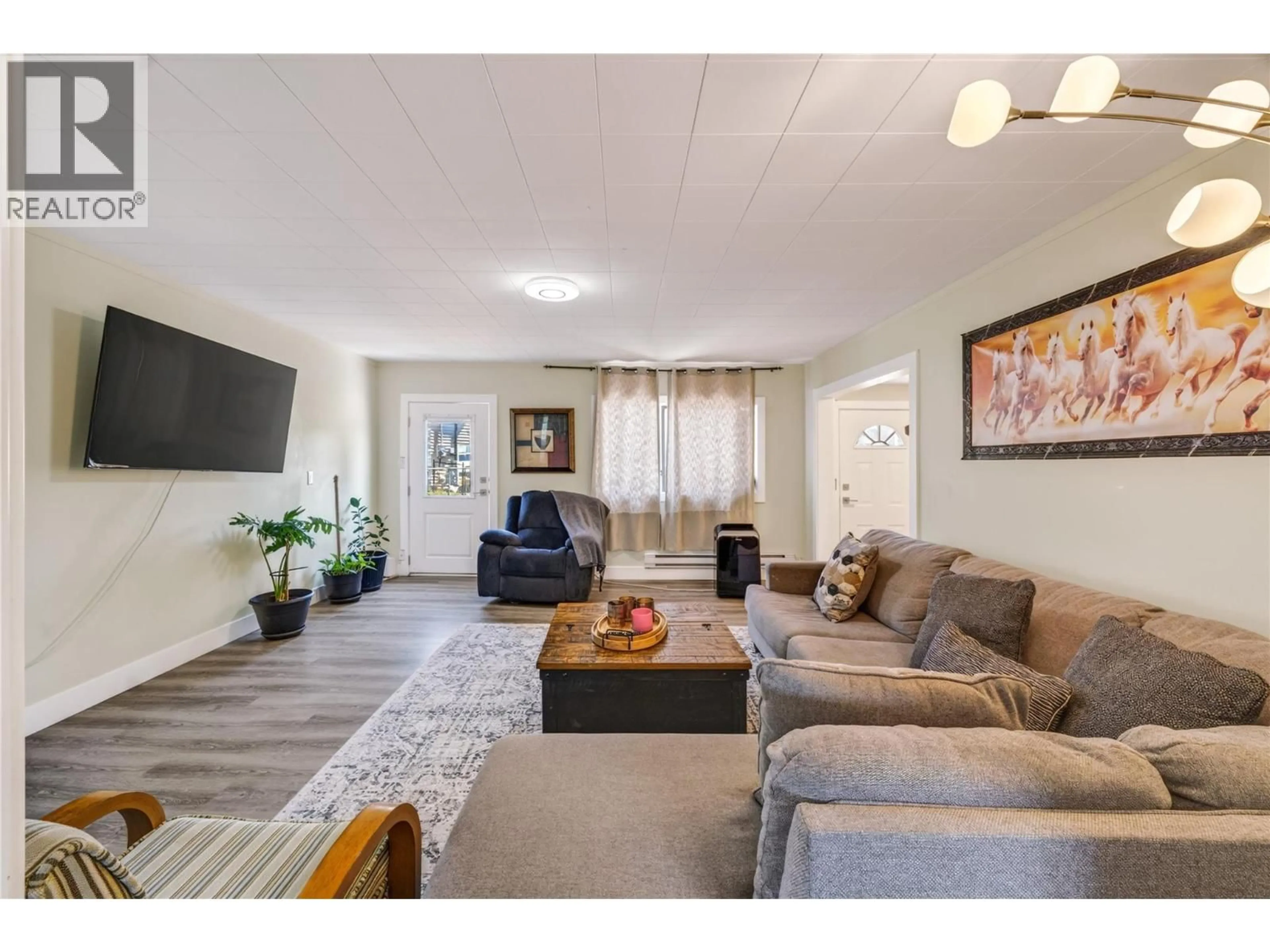 Living room with furniture, unknown for 6488 WOLFCUB PLACE PLACE, Oliver British Columbia V0H1T3