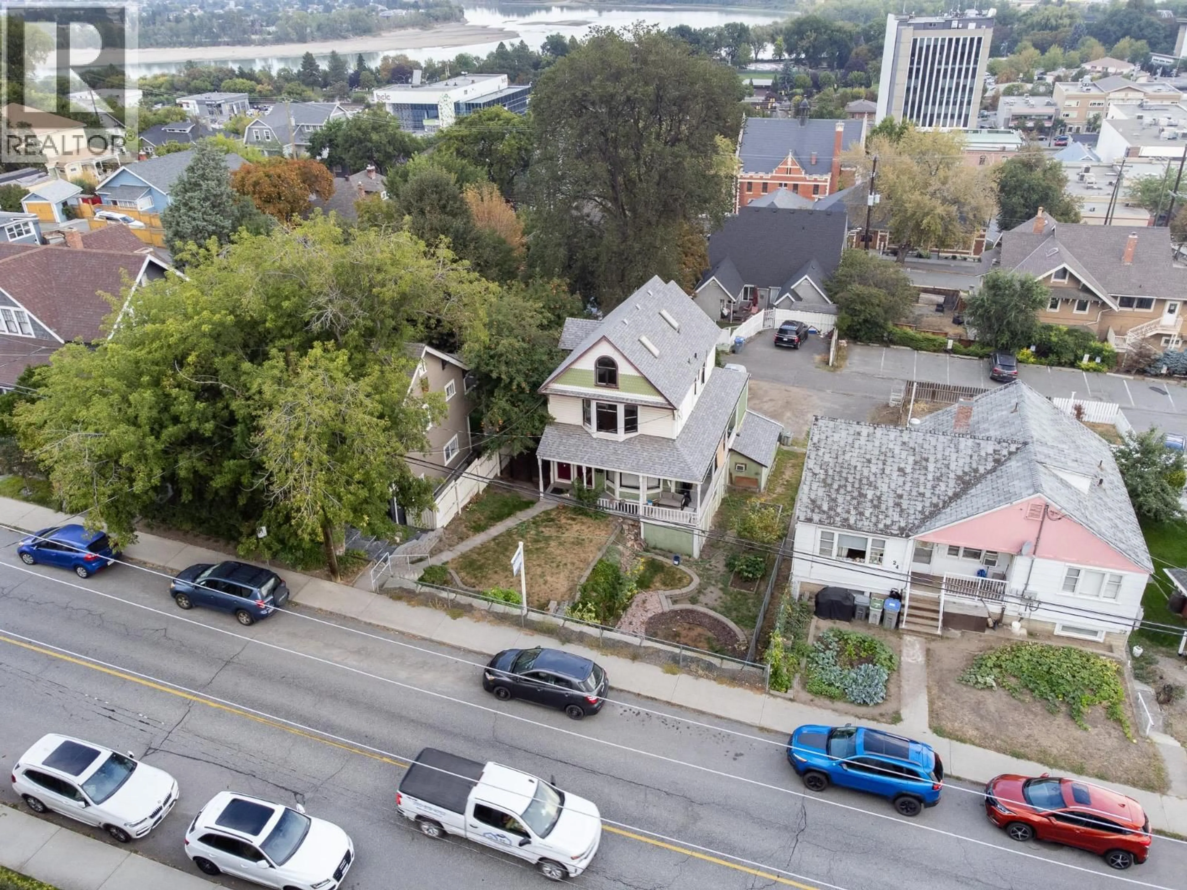 A pic from outside/outdoor area/front of a property/back of a property/a pic from drone, city buildings view from balcony for 32 BATTLE STREET WEST, Kamloops British Columbia V2C1G6