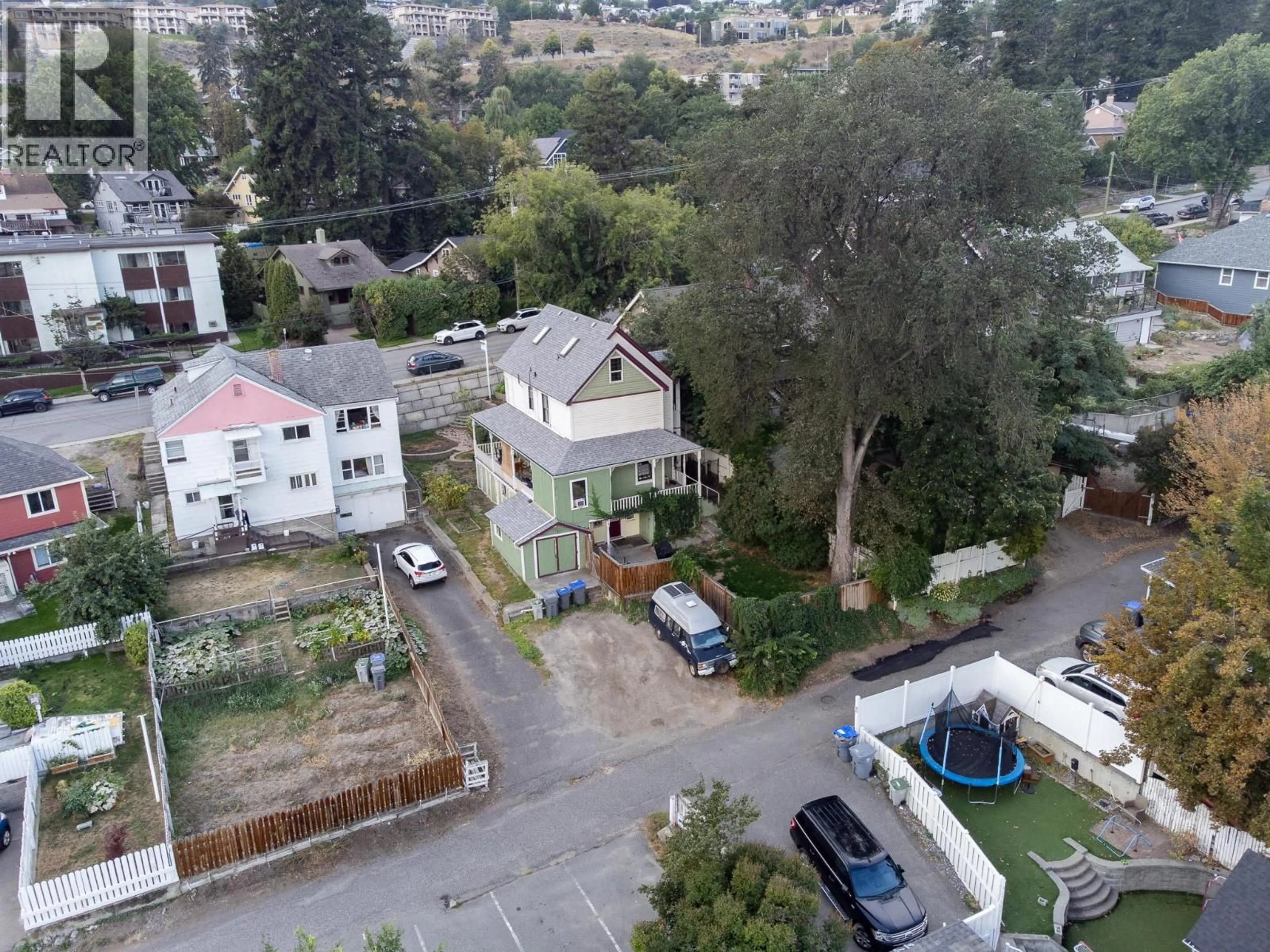 A pic from outside/outdoor area/front of a property/back of a property/a pic from drone, city buildings view from balcony for 32 BATTLE STREET WEST, Kamloops British Columbia V2C1G6