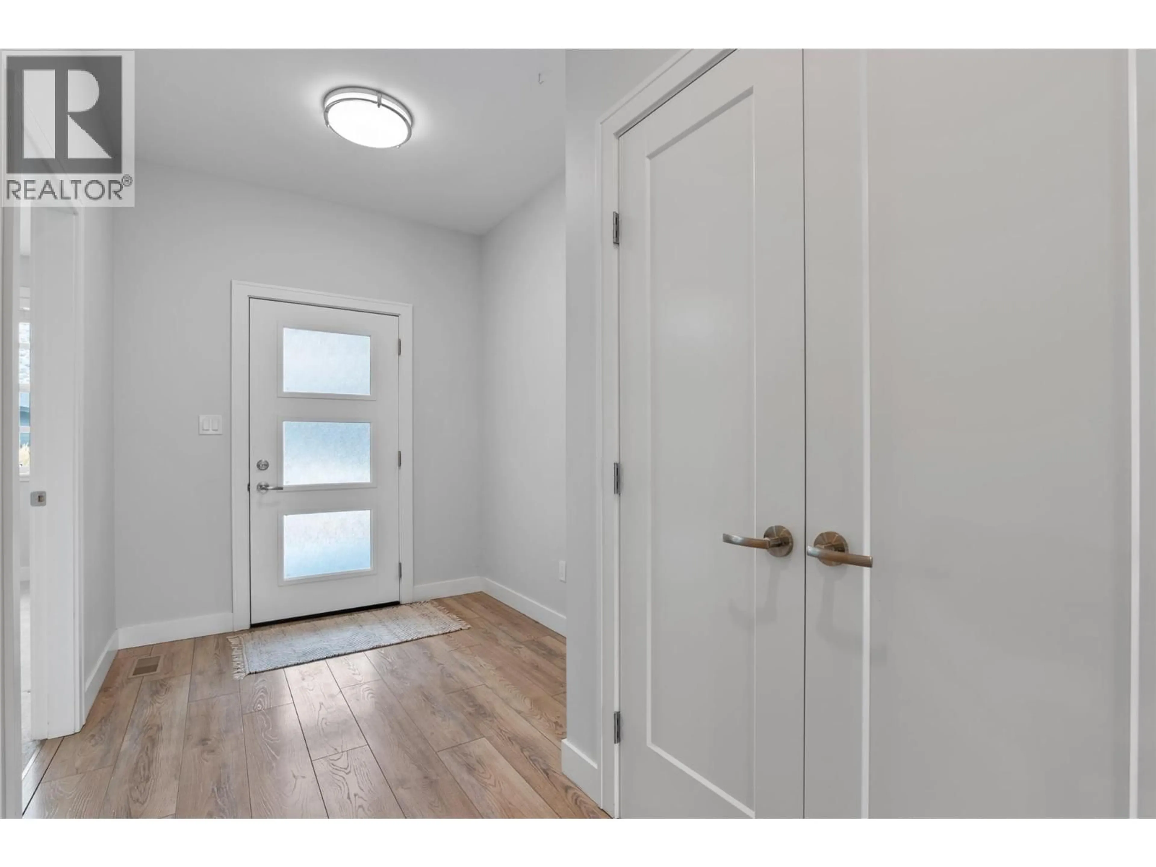 Indoor entryway for 228 - 641 SHUSWAP ROAD EAST, Kamloops British Columbia V2H0E2