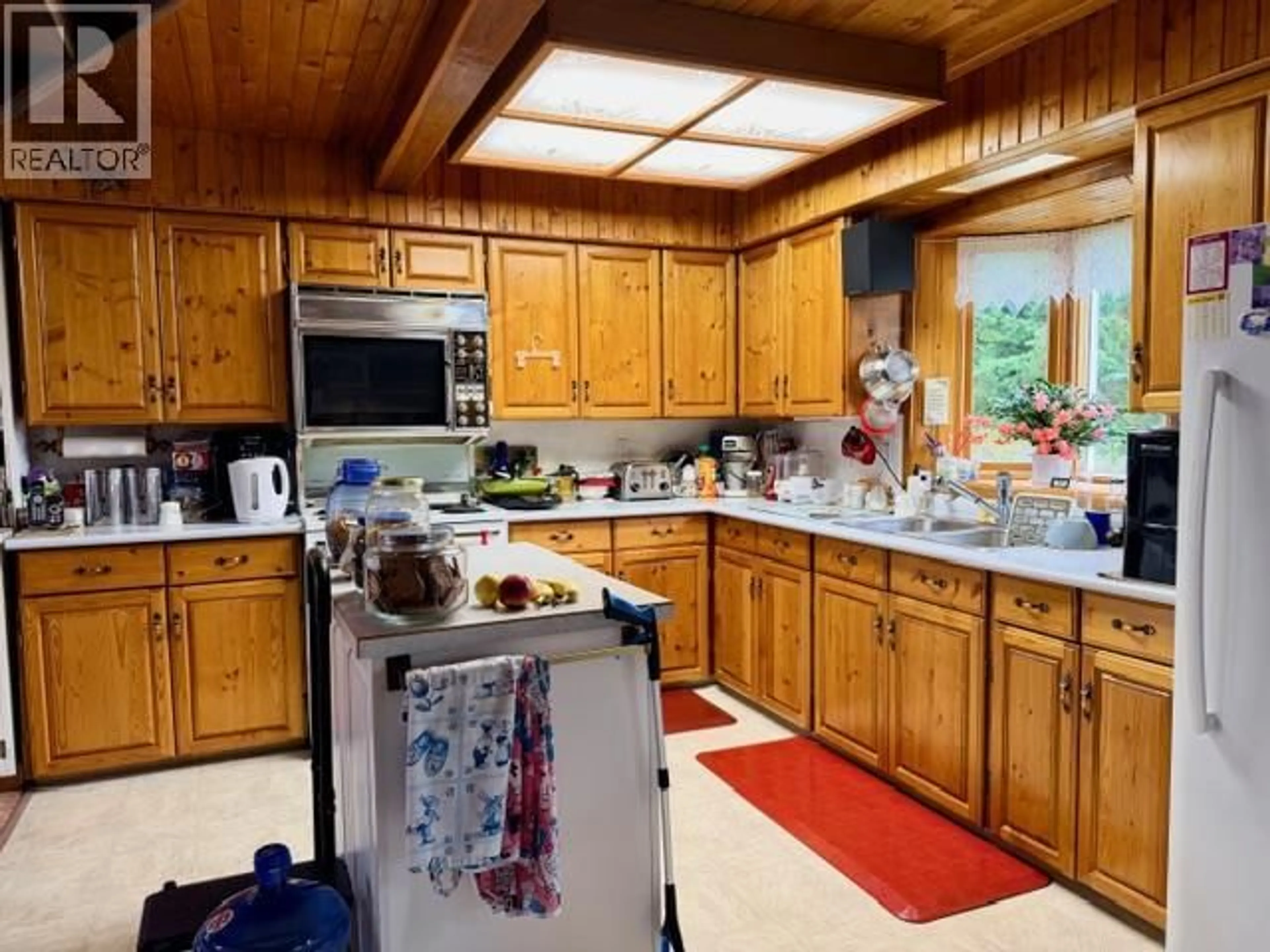 Standard kitchen, unknown for 1365 GRANARY ROAD, Creston British Columbia V0B1G7