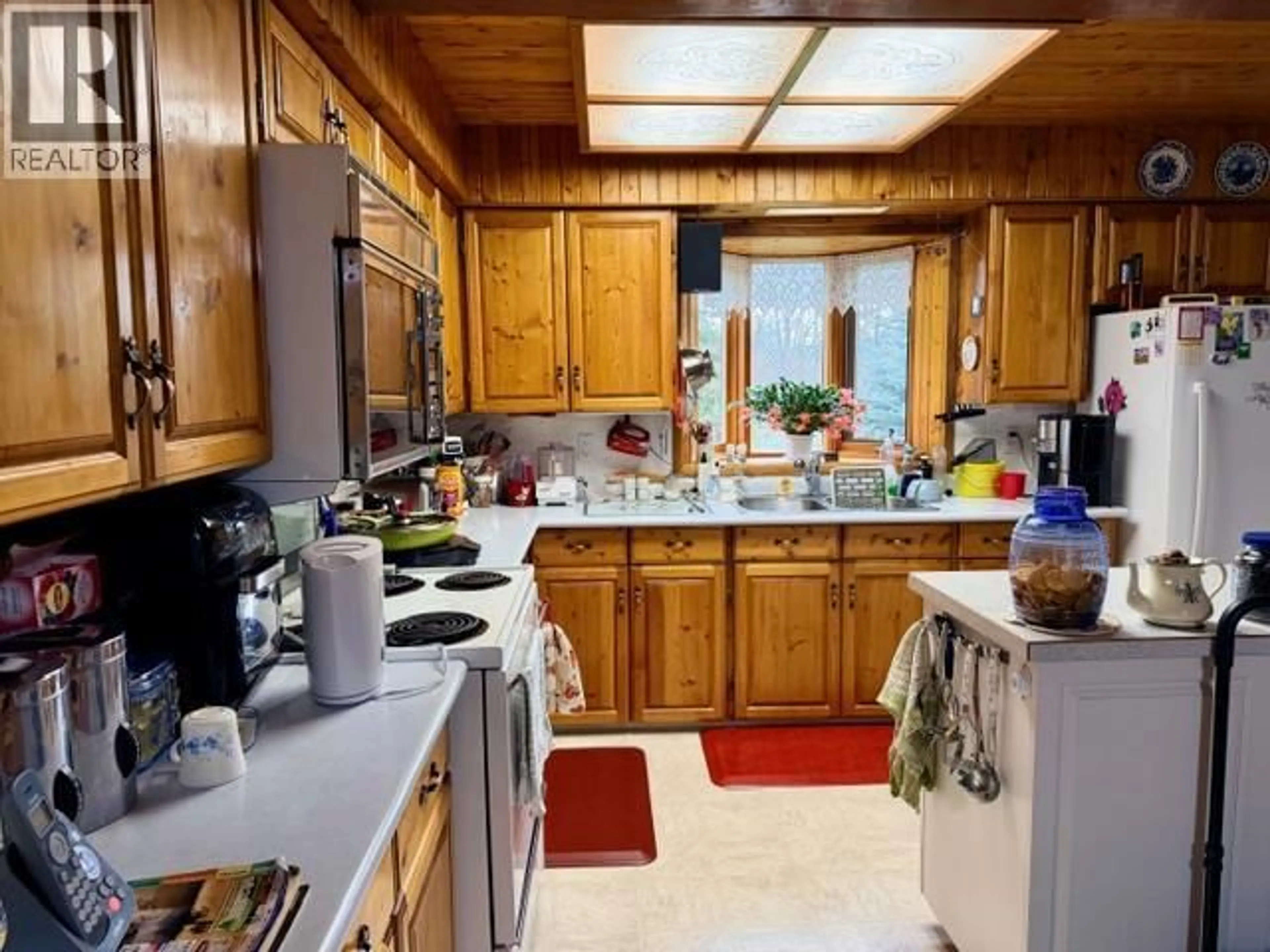 Standard kitchen, unknown for 1365 GRANARY ROAD, Creston British Columbia V0B1G7