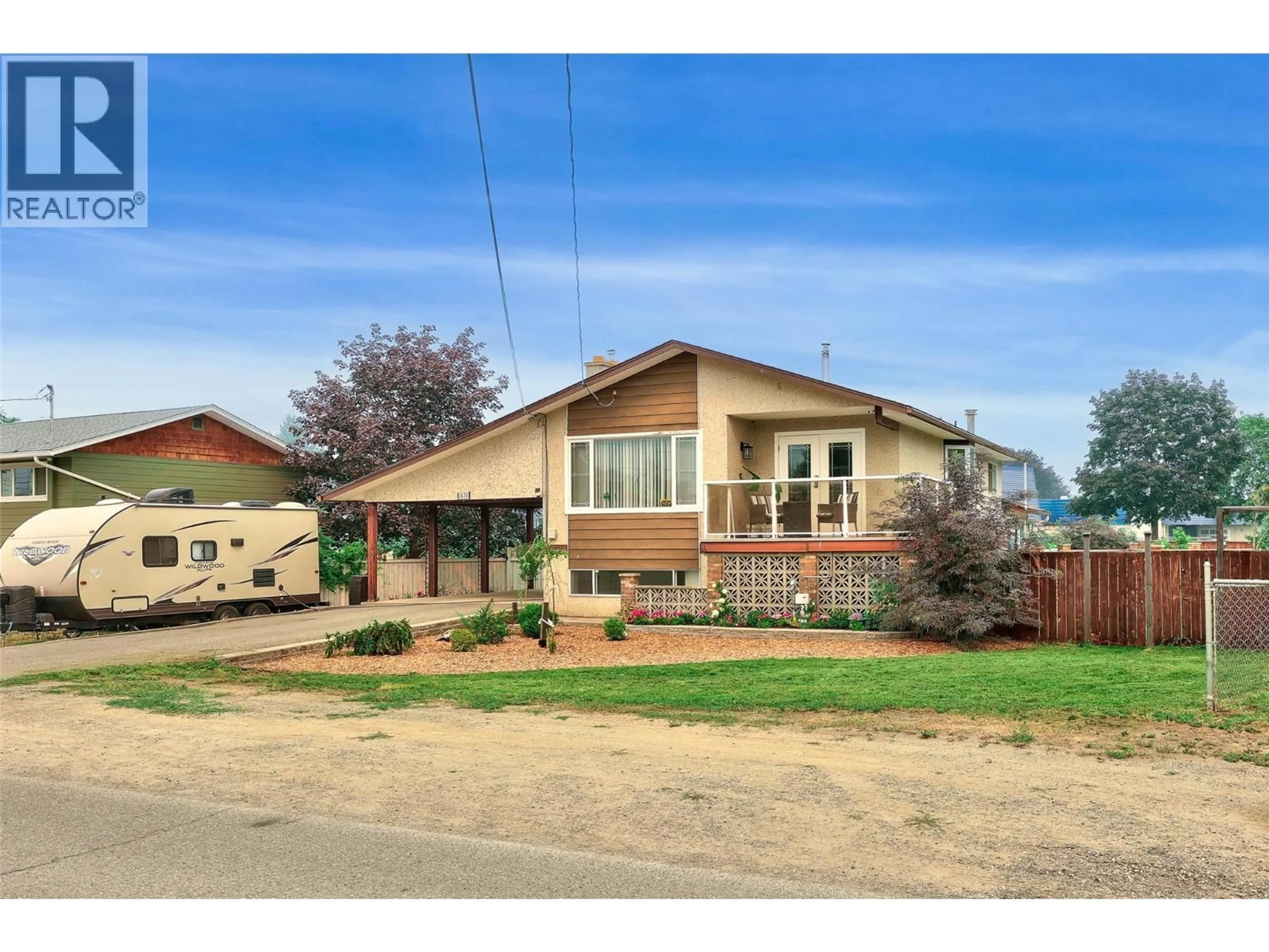 Home with vinyl exterior material, street for 1670 HAPPYVALE AVENUE, Kamloops British Columbia V2B4H2