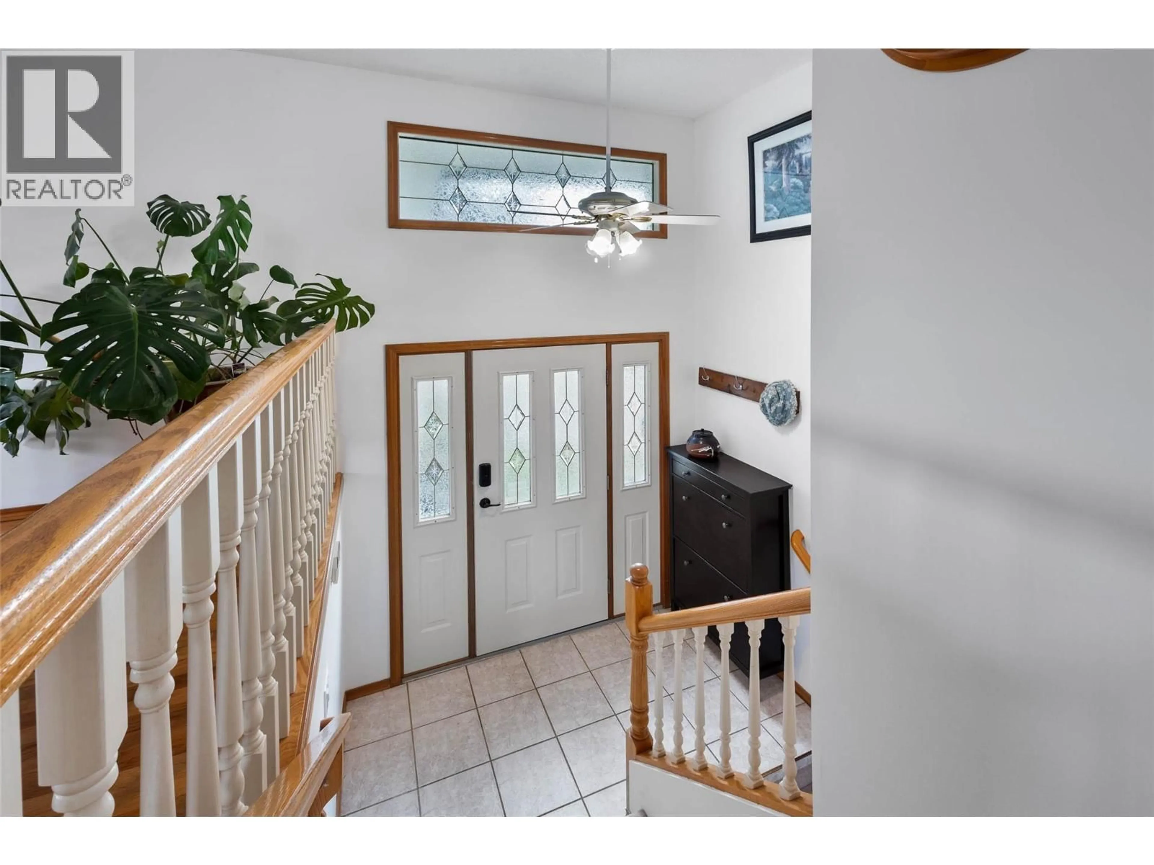 Indoor entryway for 1670 HAPPYVALE AVENUE, Kamloops British Columbia V2B4H2