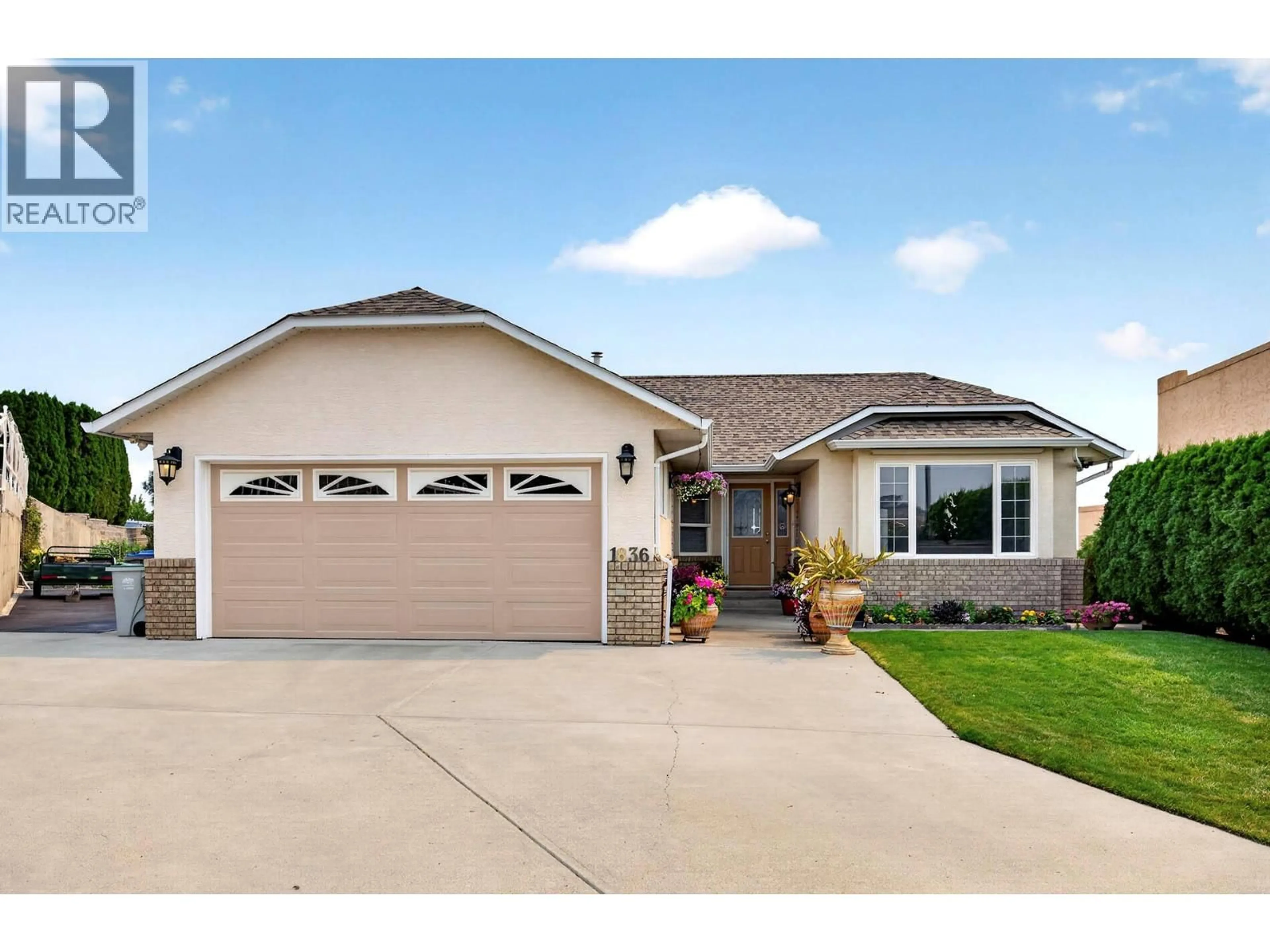 Home with vinyl exterior material, street for 1836 NORVIEW PLACE, Kamloops British Columbia V2B8L8