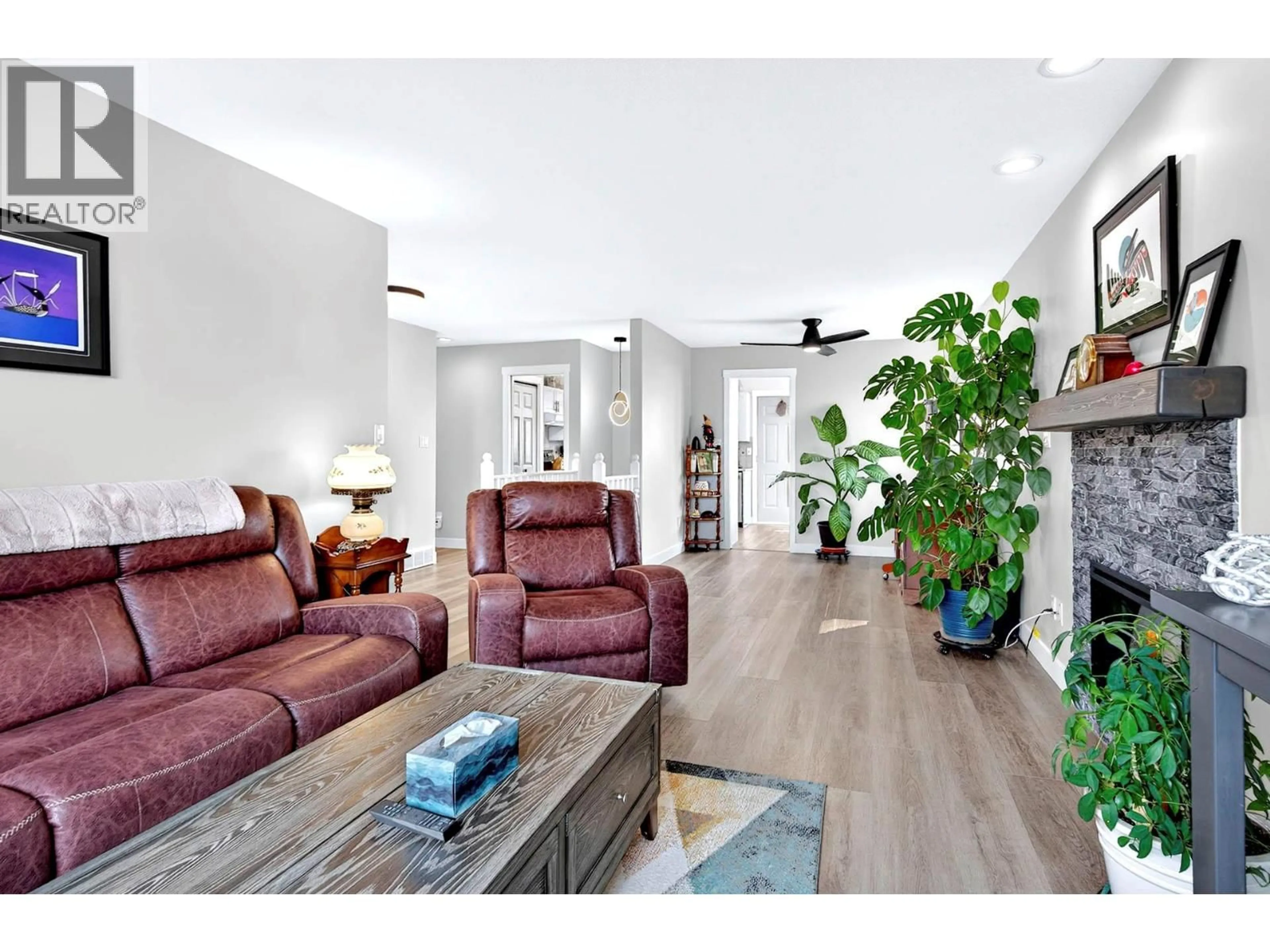 Living room with furniture, unknown for 1836 NORVIEW PLACE, Kamloops British Columbia V2B8L8