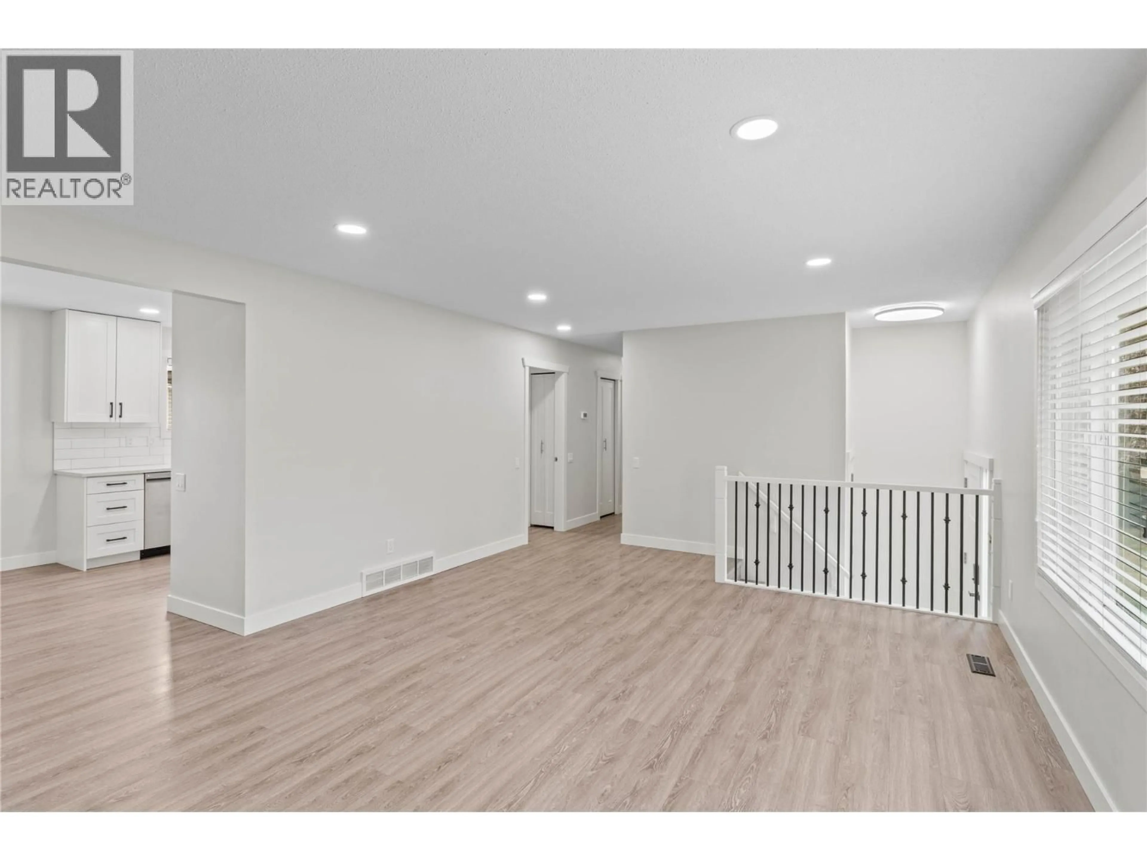 Unknown for 1102 KEMANO STREET, Kamloops British Columbia V2B7M2