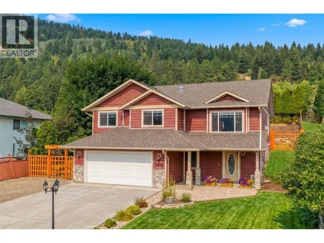 1808 SKYVIEW CRESCENT, Lumby 2