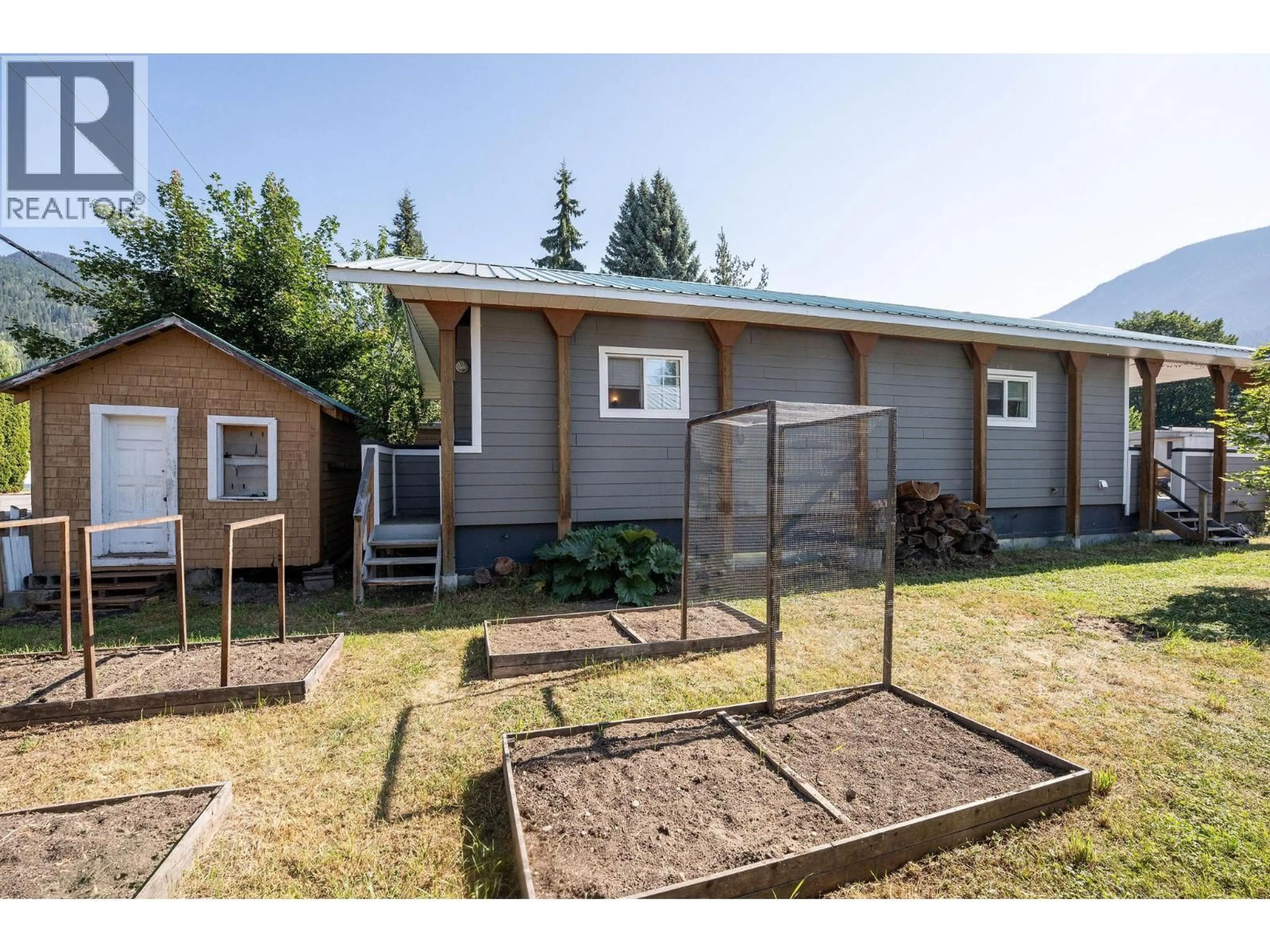 Unknown for 2 - 1204 MAPLEWOOD STREET, Revelstoke British Columbia V0E2S0