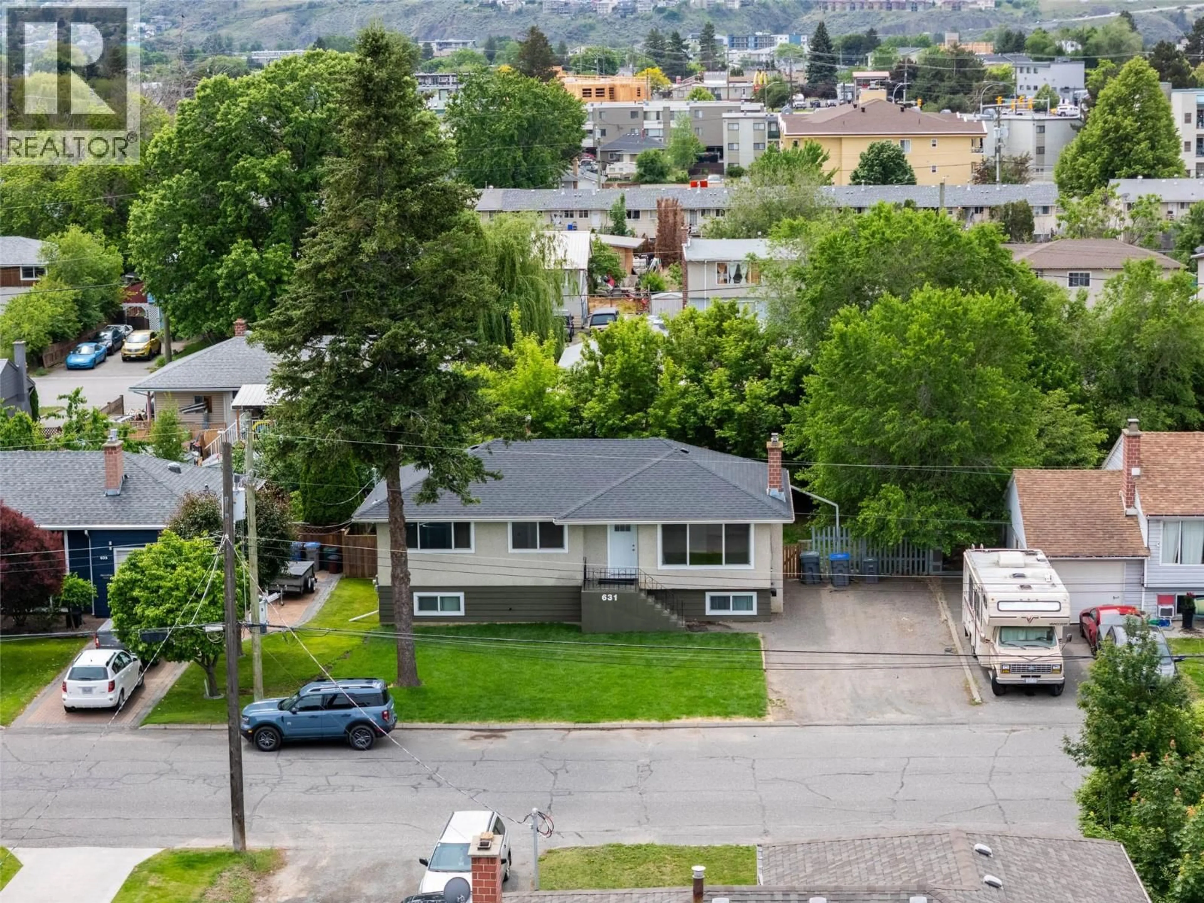 A pic from outside/outdoor area/front of a property/back of a property/a pic from drone, unknown for 631 BRANDON AVENUE, Kamloops British Columbia V2B1N5