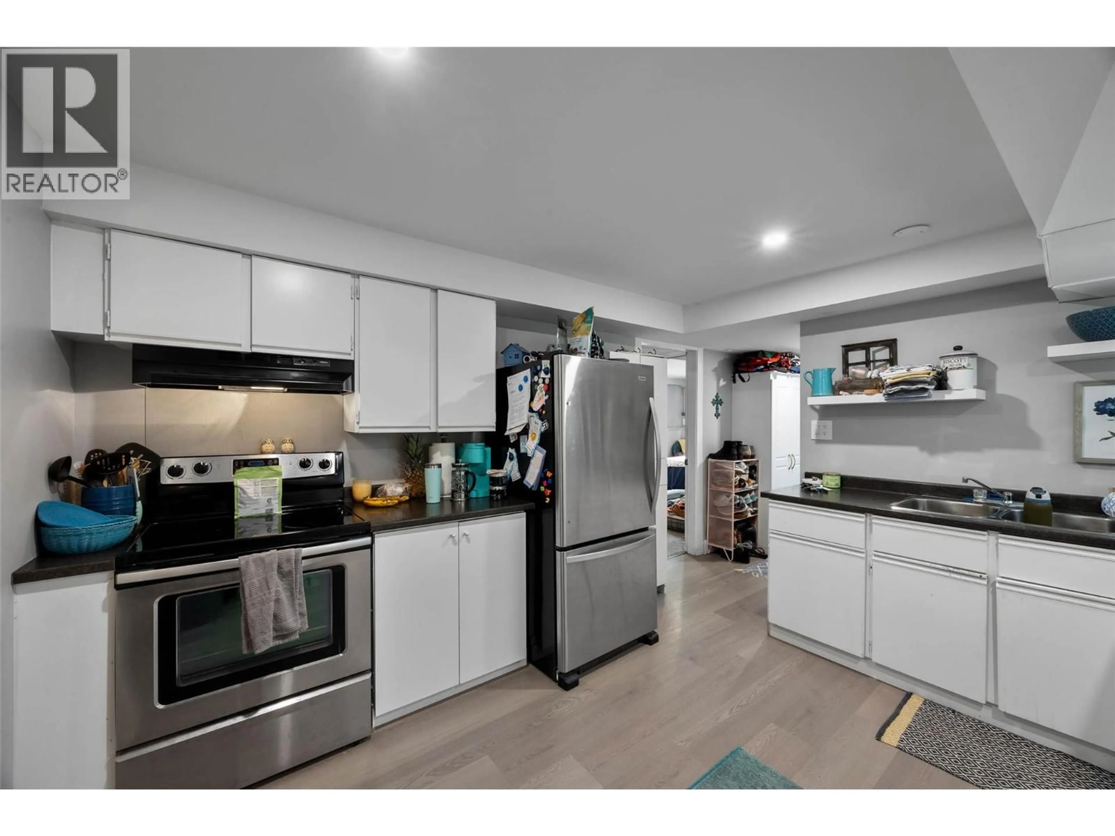 Open concept kitchen, unknown for 631 BRANDON AVENUE, Kamloops British Columbia V2B1N5