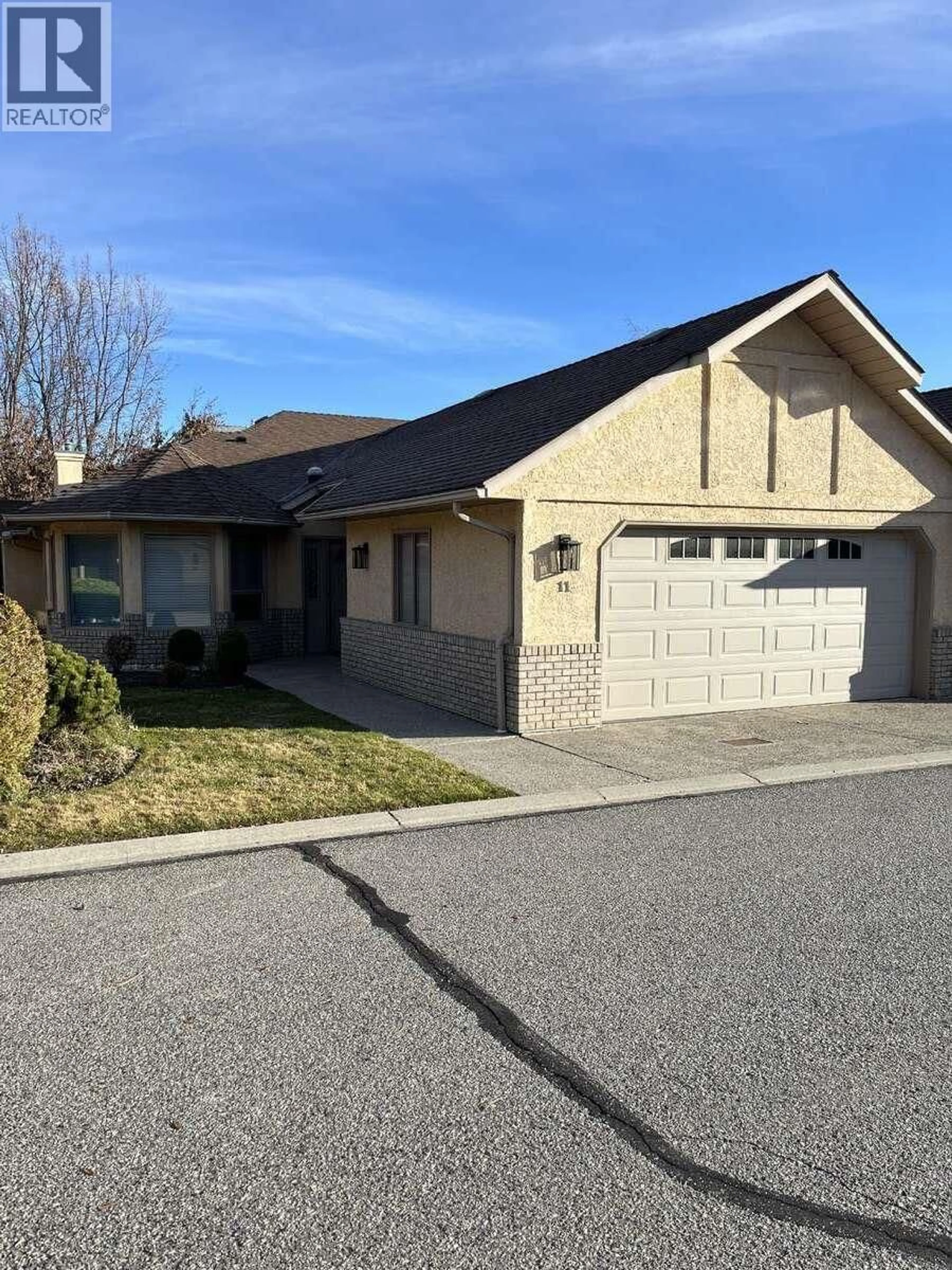 Home with vinyl exterior material, street for 11 - 860 LANFRANCO ROAD, Kelowna British Columbia V1W3W9
