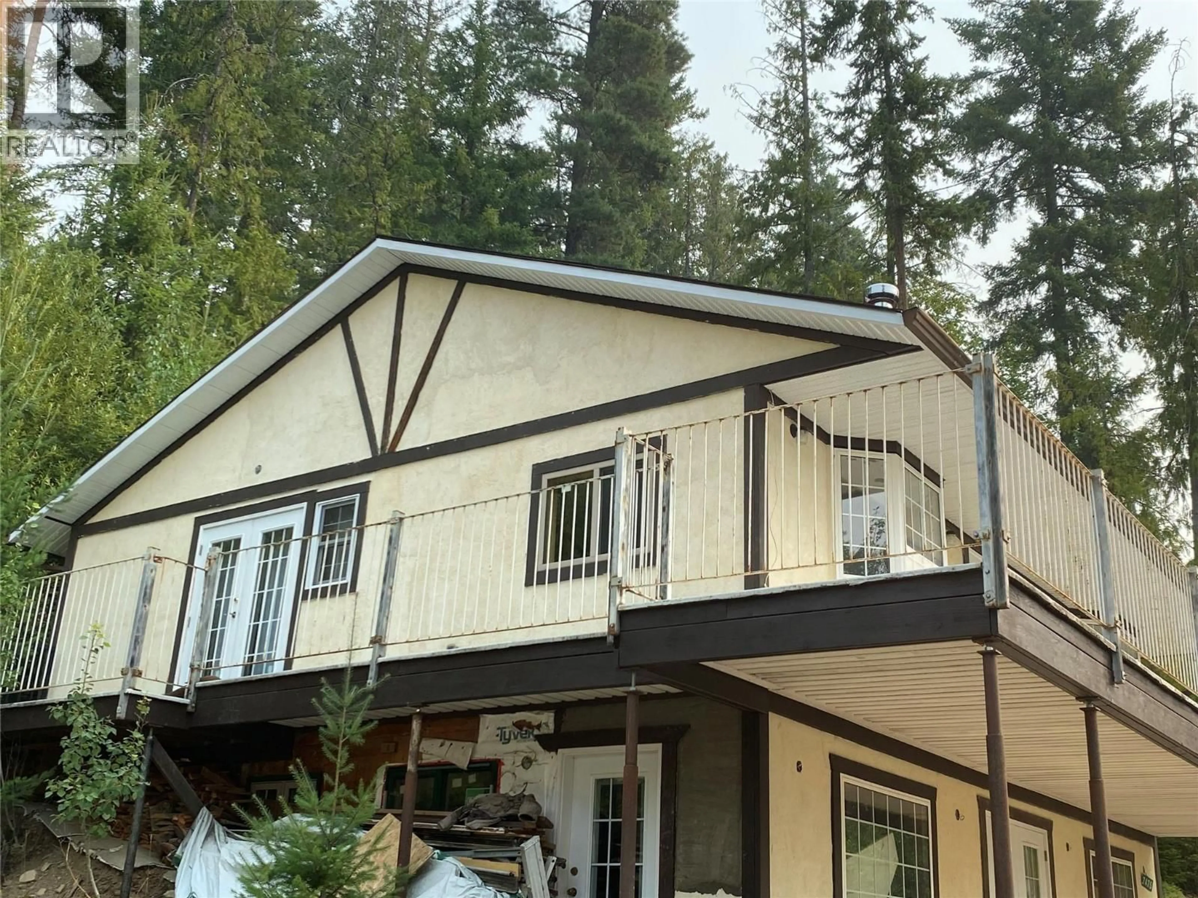 Home with vinyl exterior material, mountain view for 7475 ANGLEMONT WAY, Anglemont British Columbia V0E1M8