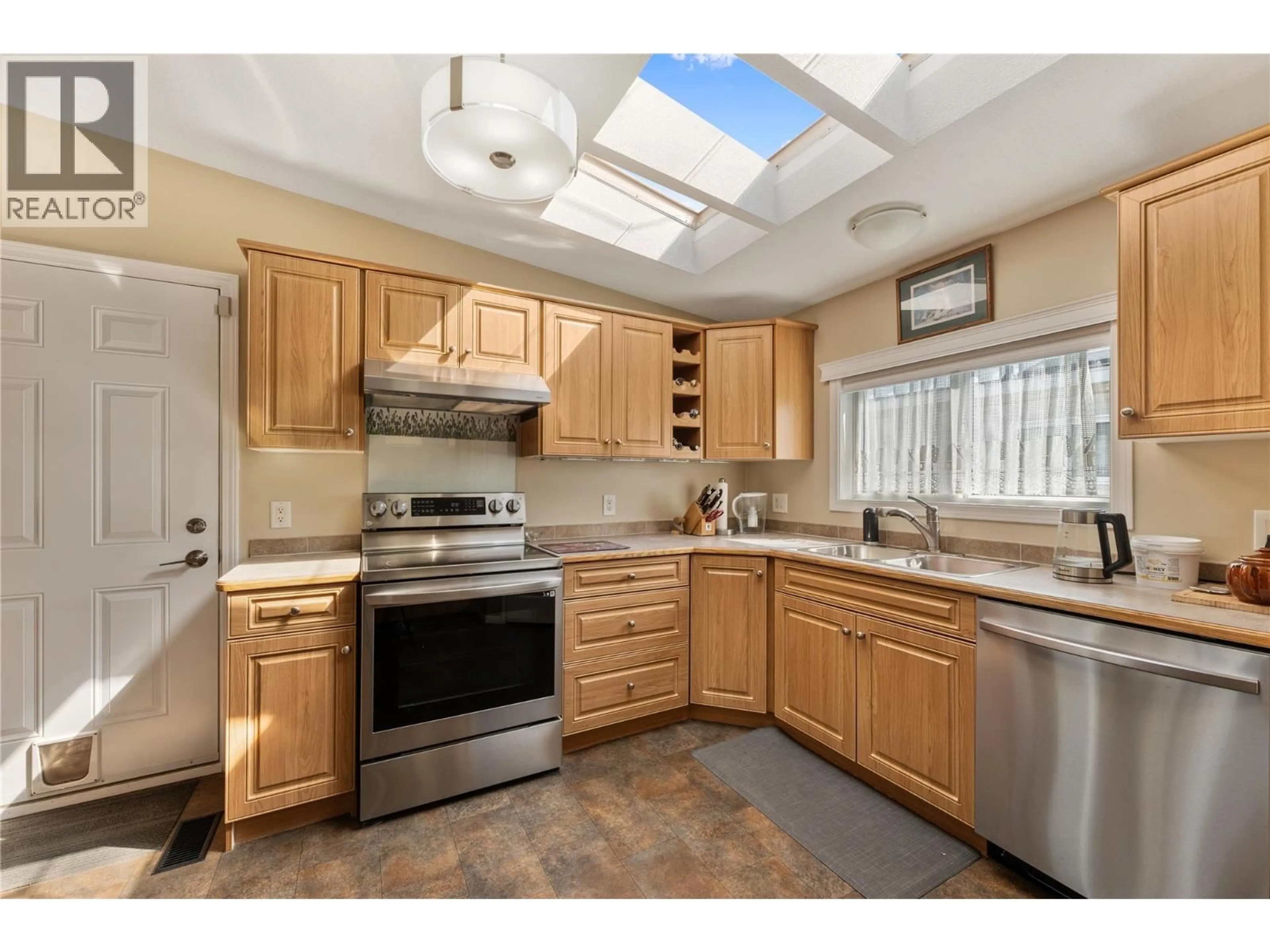 Standard kitchen, unknown for 31 - 6688 TRONSON ROAD, Vernon British Columbia V1H1R9