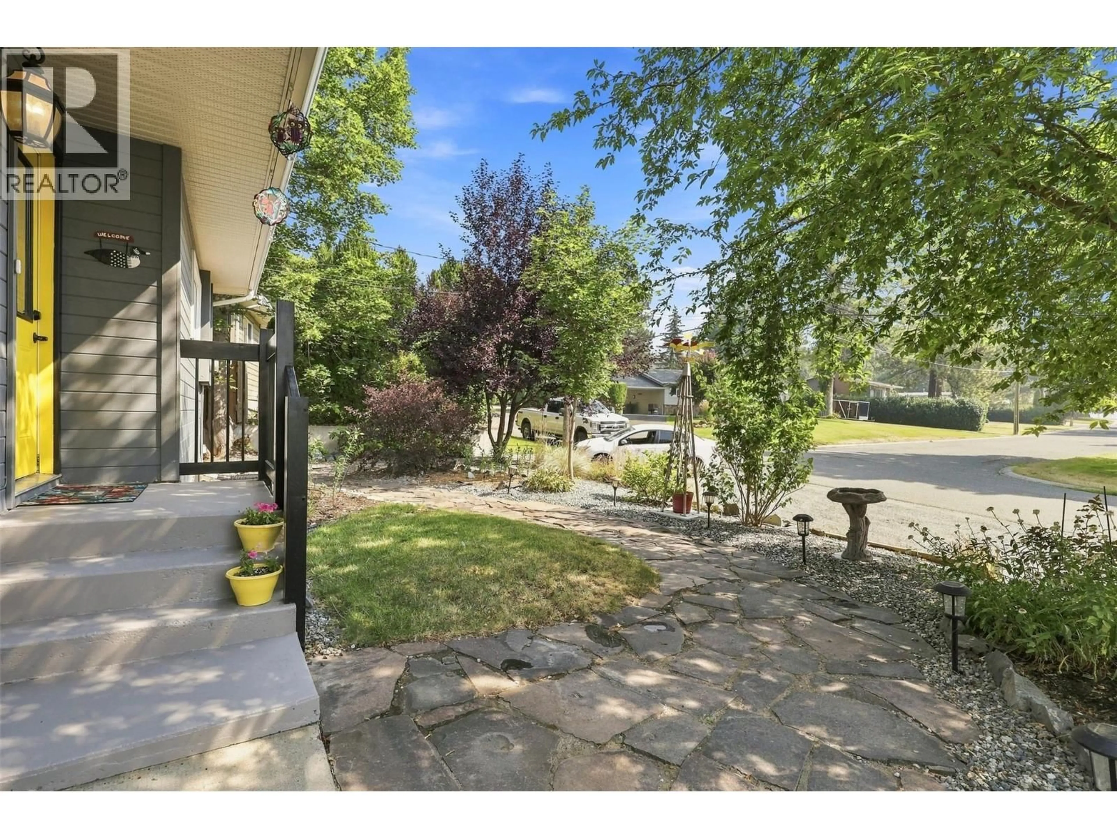A pic from outside/outdoor area/front of a property/back of a property/a pic from drone, street for 3325 BOYD ROAD, Merritt British Columbia V1K1J3