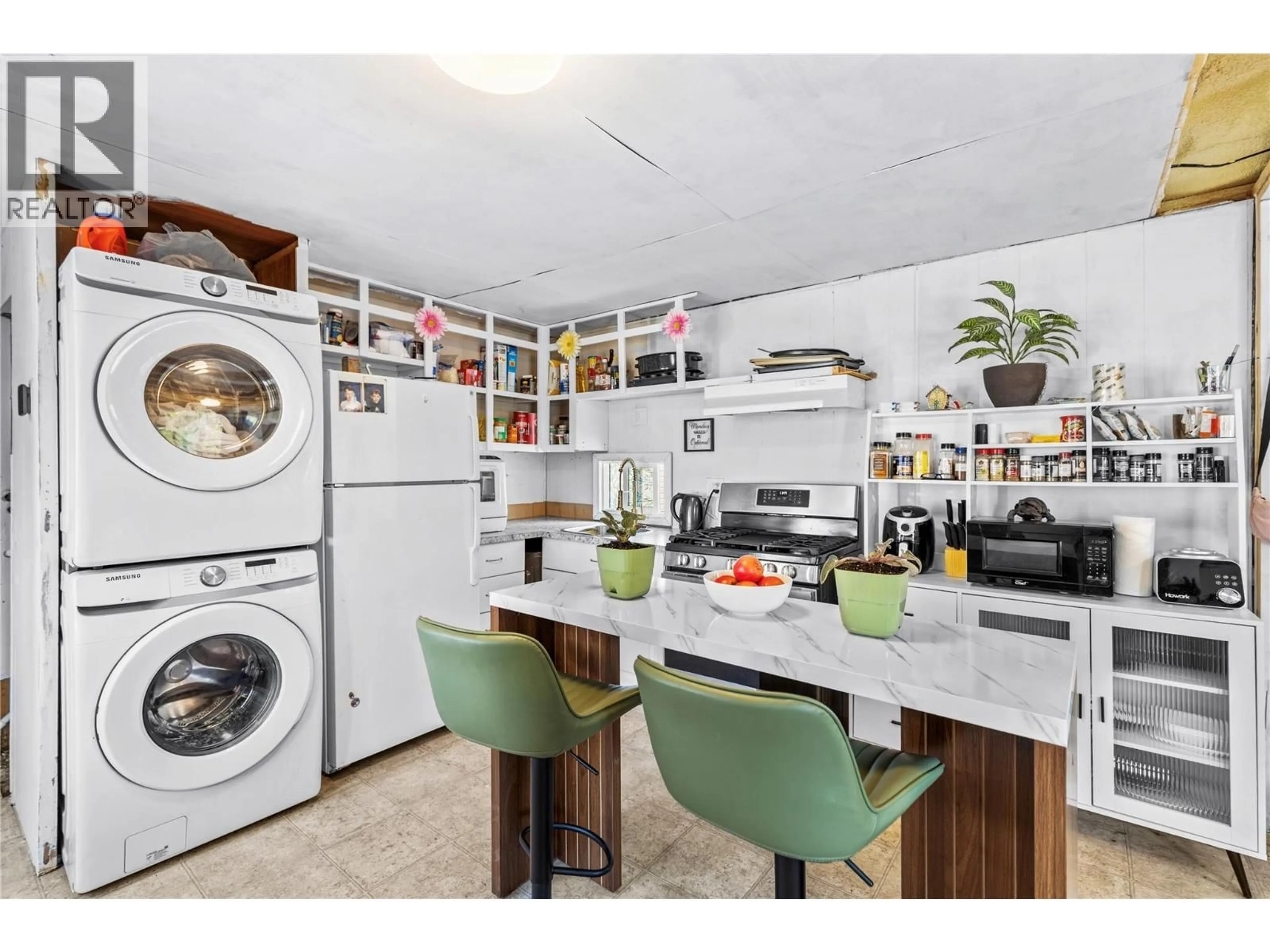 Kitchen with laundary machines, unknown for 102 - 1175 ROSE HILL ROAD, Kamloops British Columbia V2E1G9