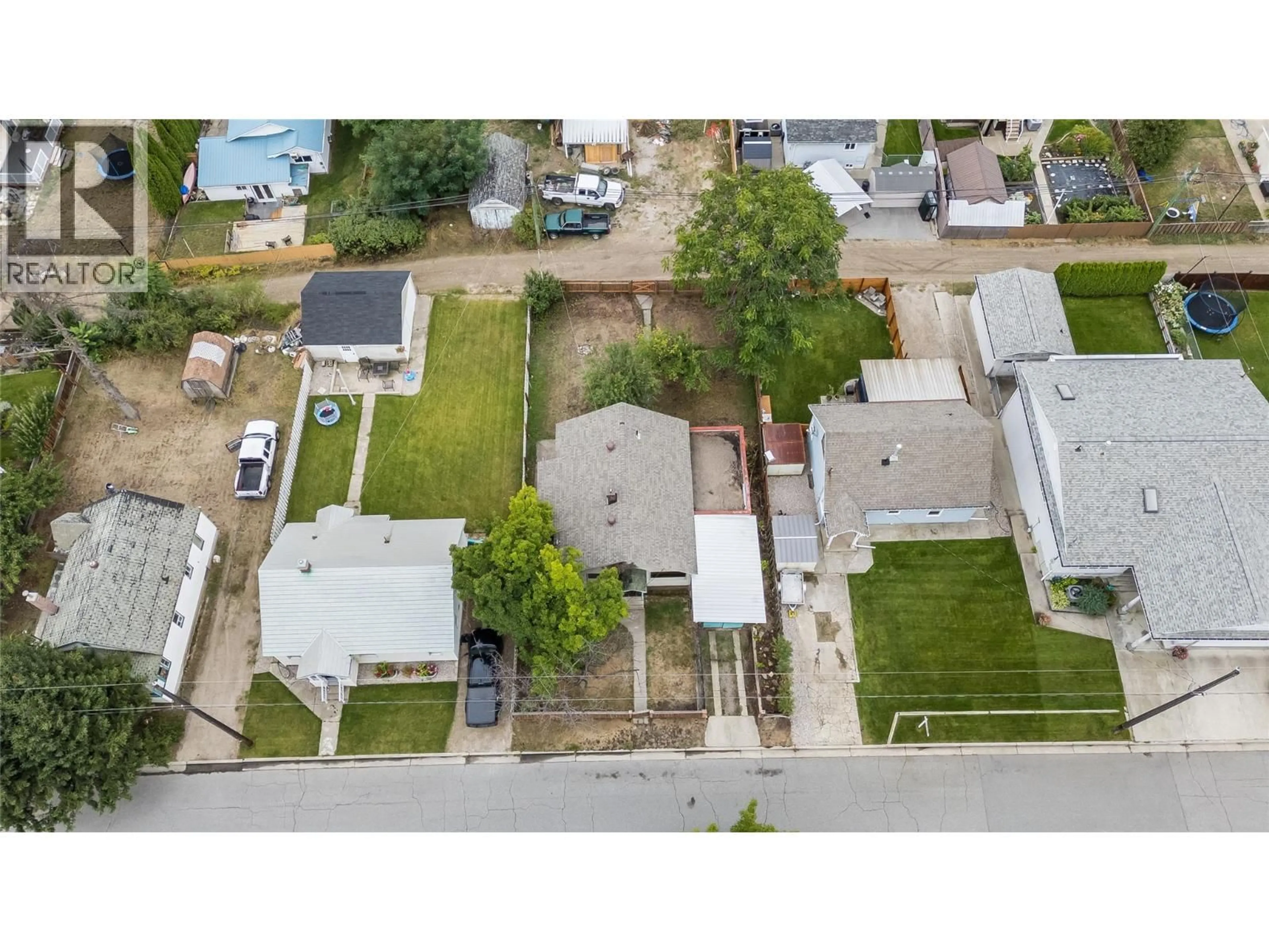 A pic from outside/outdoor area/front of a property/back of a property/a pic from drone, street for 2258 EIGHTH AVENUE, Trail British Columbia V1R3E3