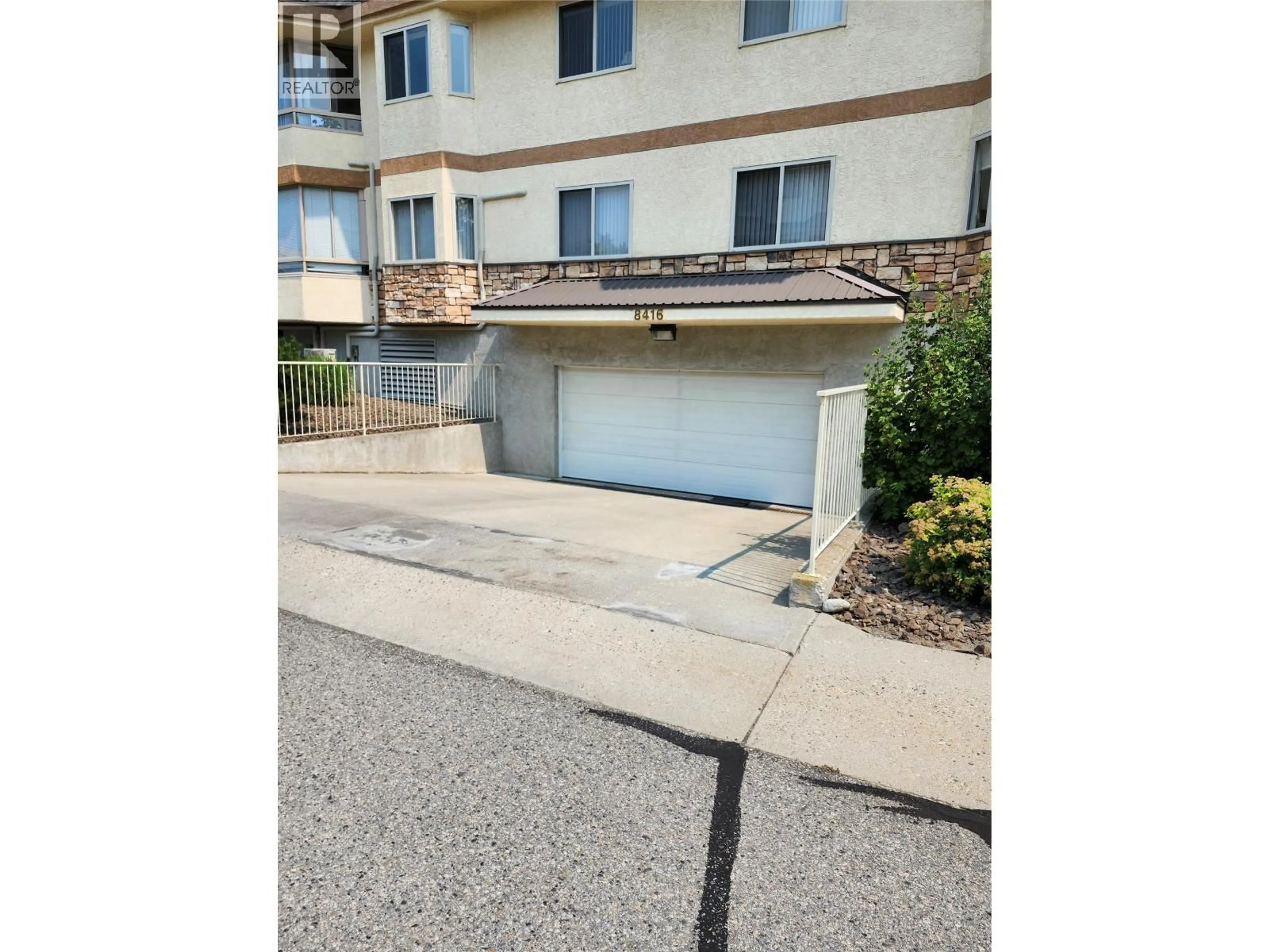 Patio, street for 106 - 8416 JUBILEE ROAD EAST, Summerland British Columbia V0H1Z5