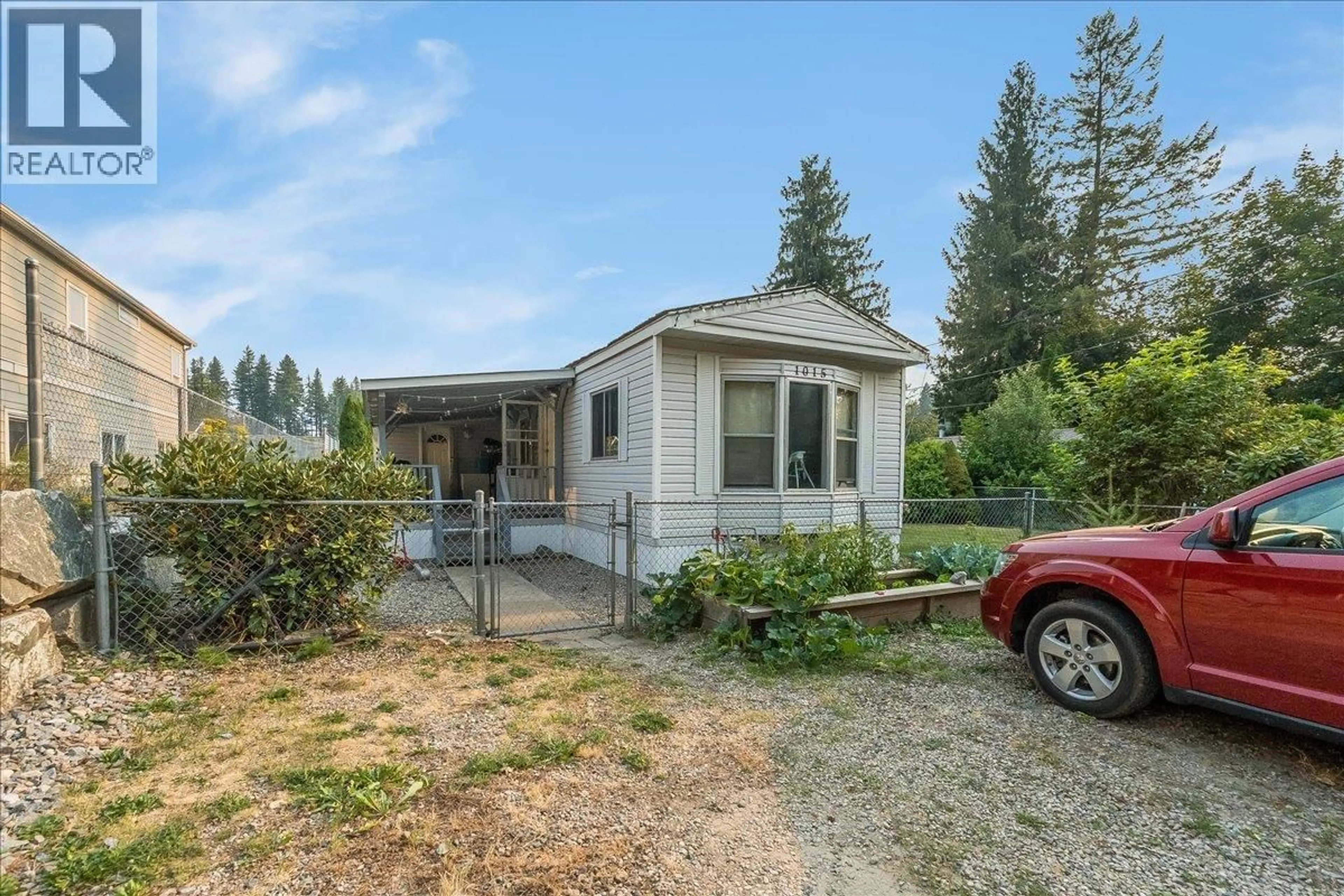 Home with vinyl exterior material, unknown for 1015 GARDEN ROAD, South Slocan British Columbia V0G2G1