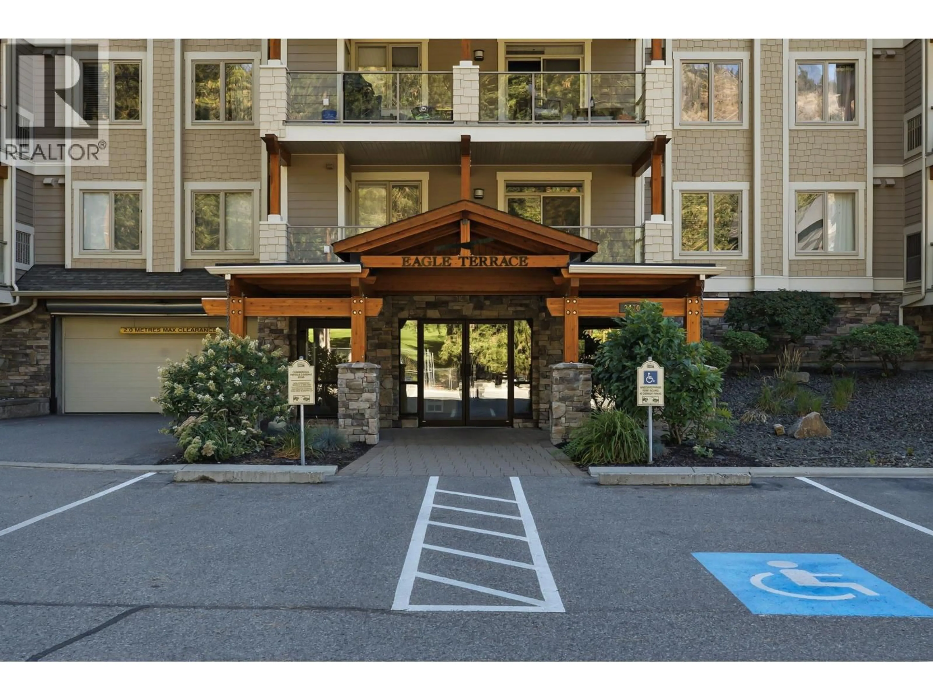 Indoor foyer for 103 - 2470 TUSCANY DRIVE, West Kelowna British Columbia V4T3G8