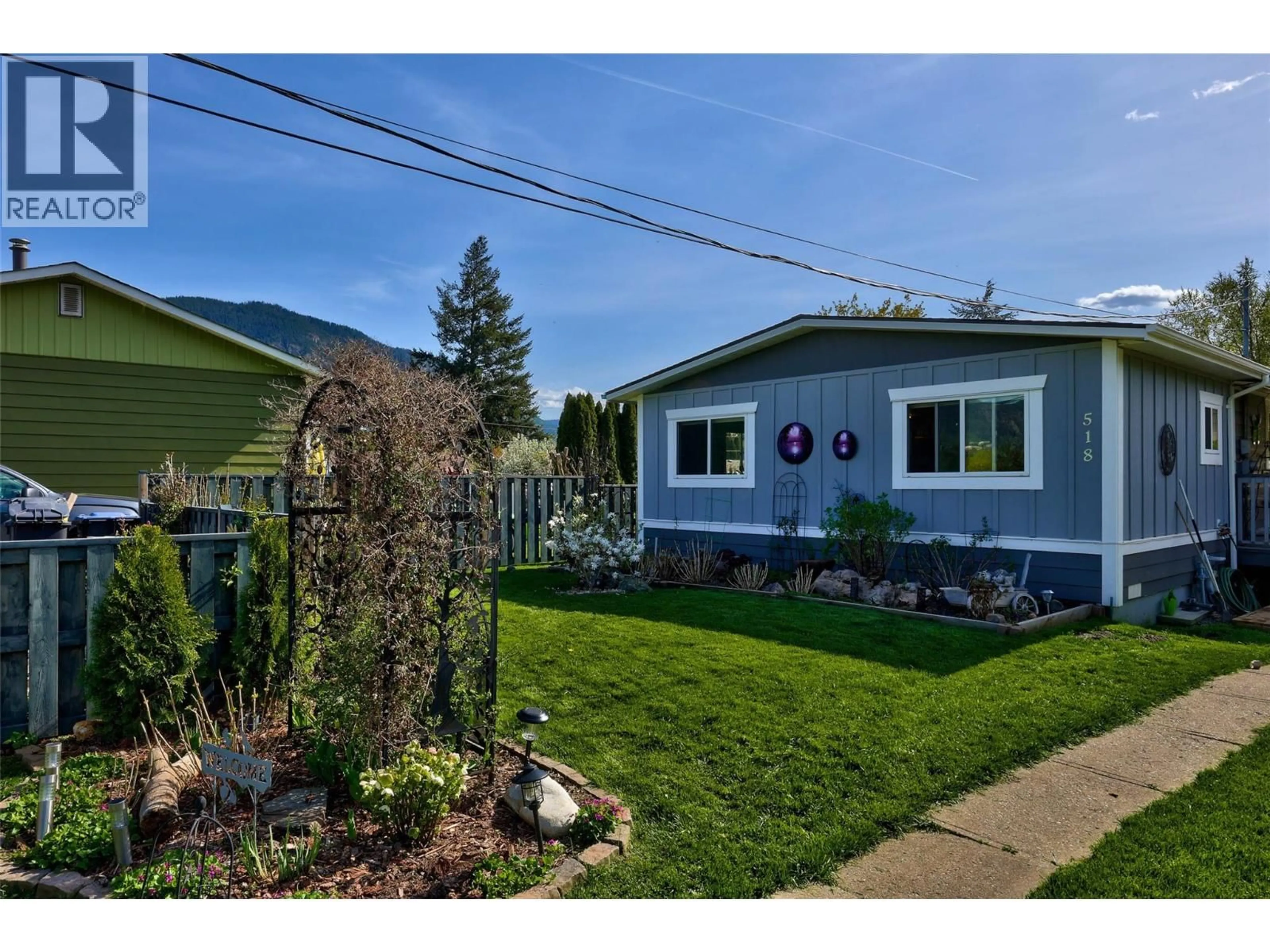 Home with vinyl exterior material, street for 518 PINE STREET, Chase British Columbia V0E1M0