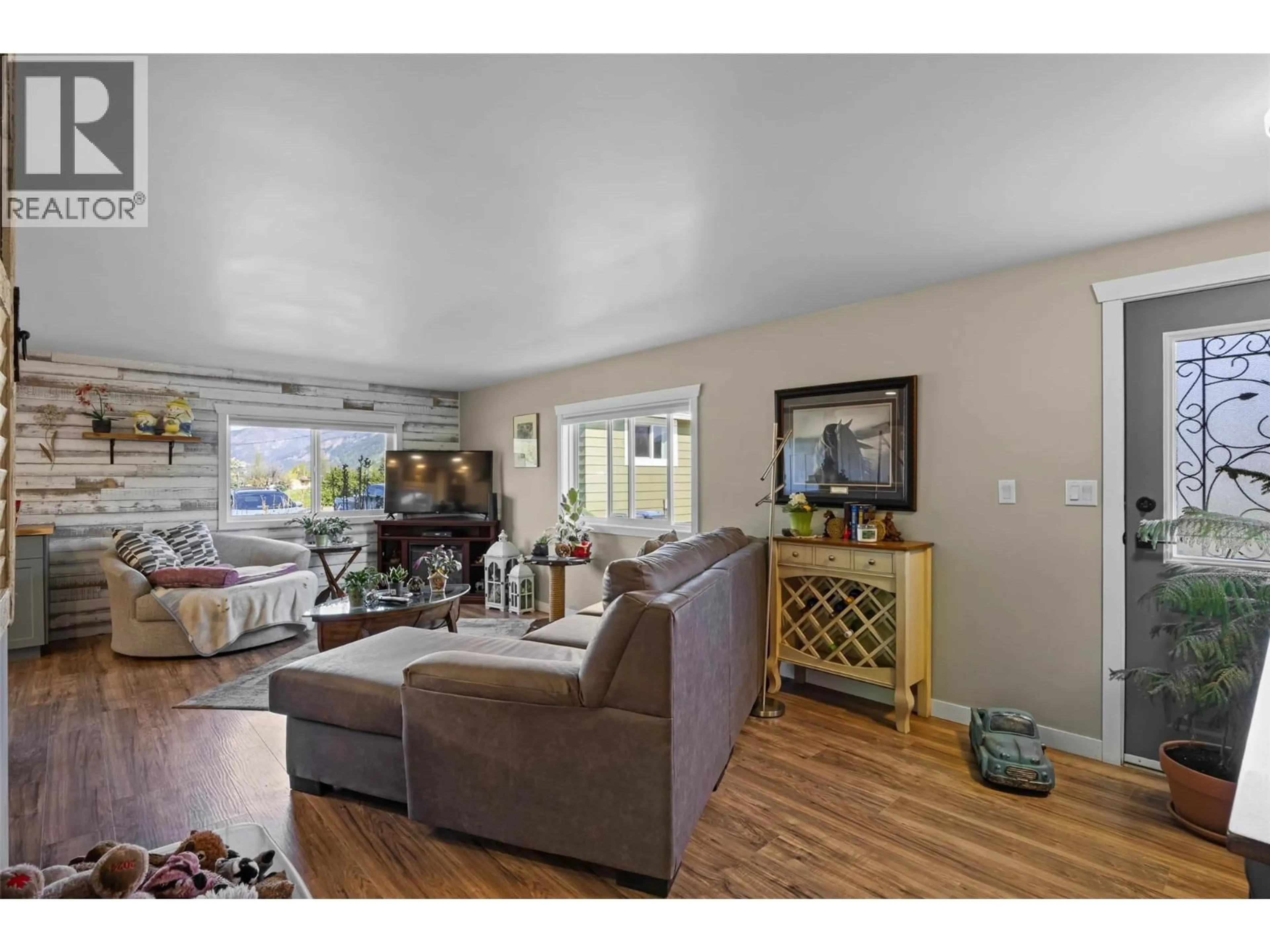 Living room with furniture, unknown for 518 PINE STREET, Chase British Columbia V0E1M0