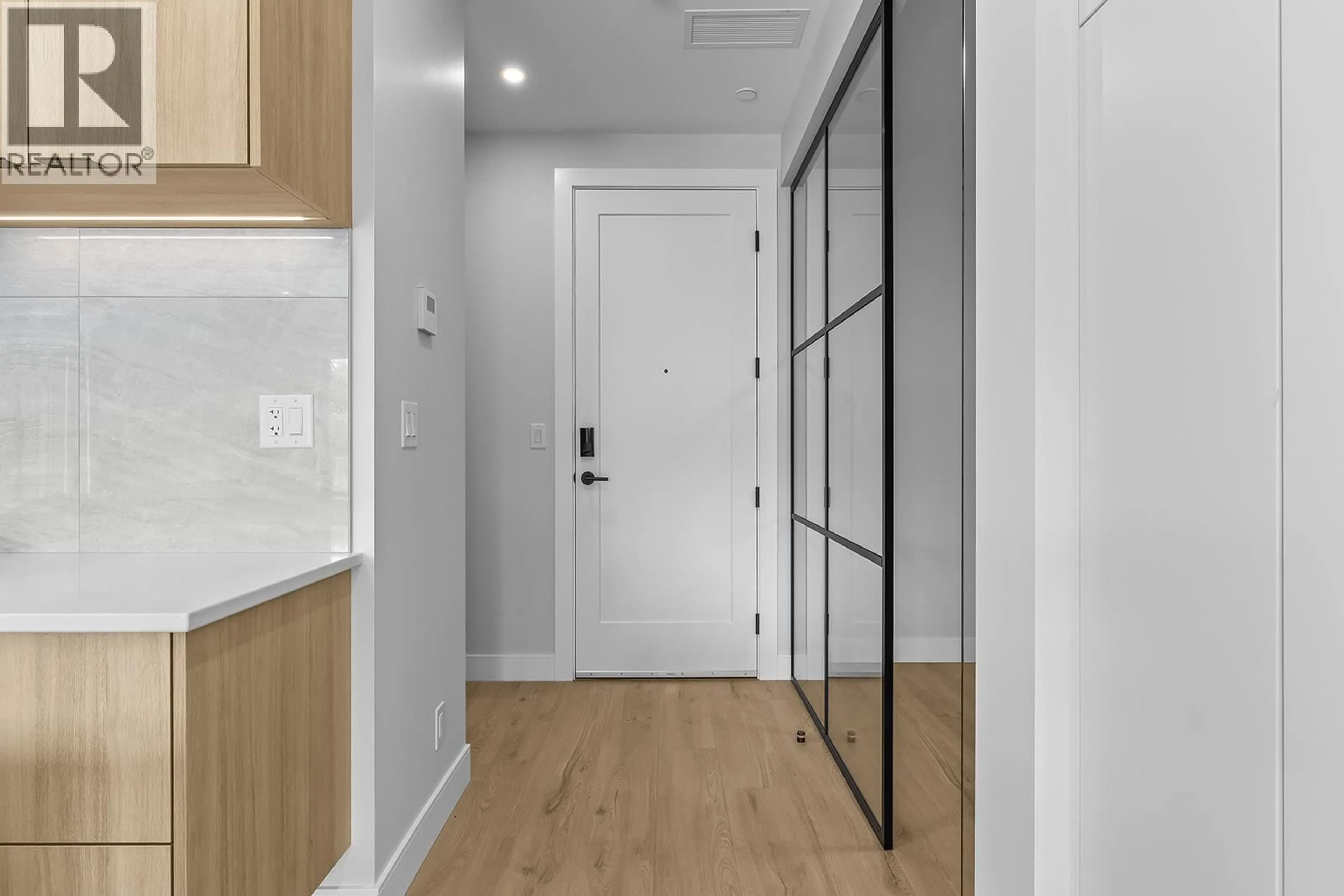 Indoor entryway for 205 - 75 PREDATOR RIDGE DRIVE, Vernon British Columbia V1H1G4