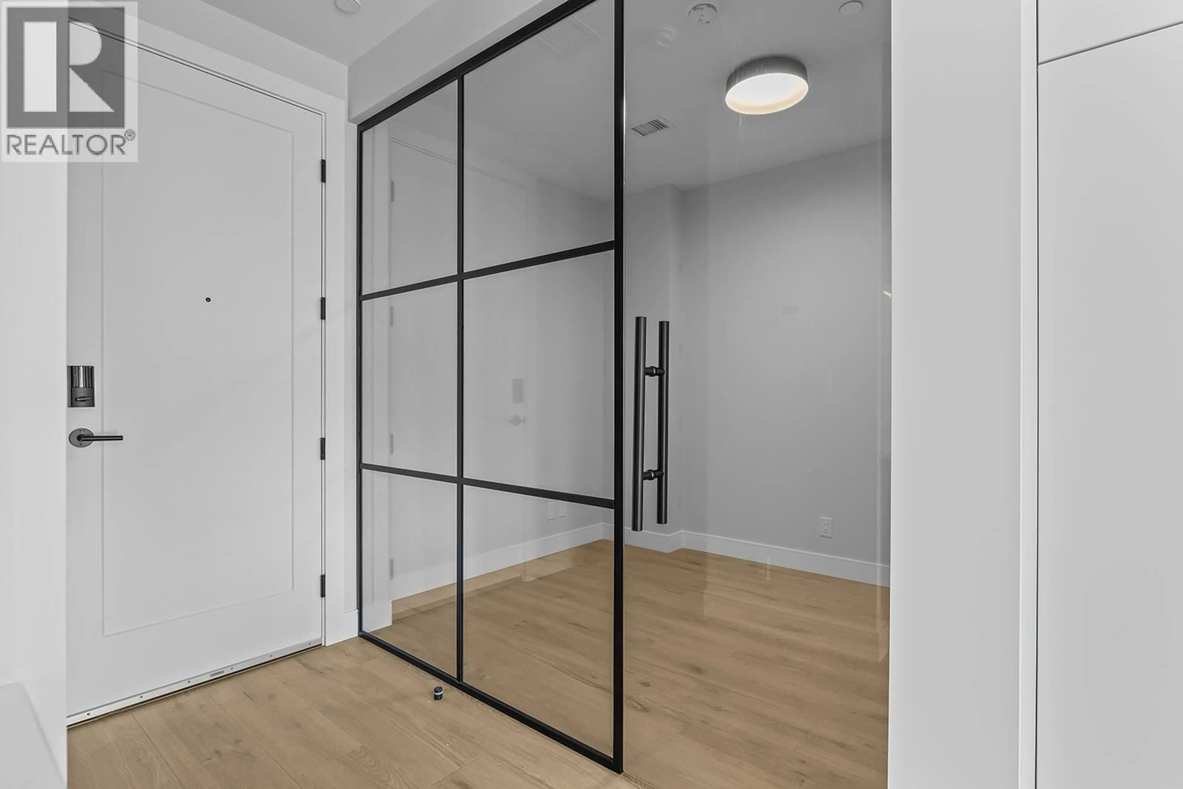 Indoor entryway for 205 - 75 PREDATOR RIDGE DRIVE, Vernon British Columbia V1H1G4
