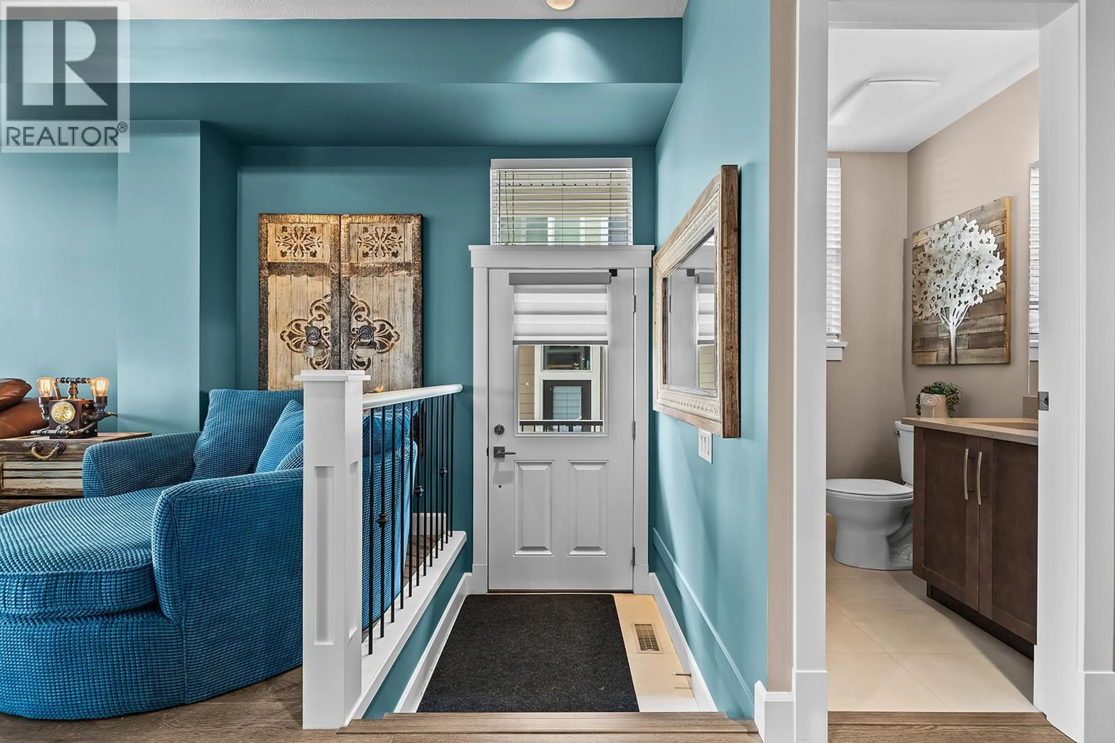 Indoor entryway for 12905 LAKE HILL LANE, Lake Country British Columbia V4V2S9