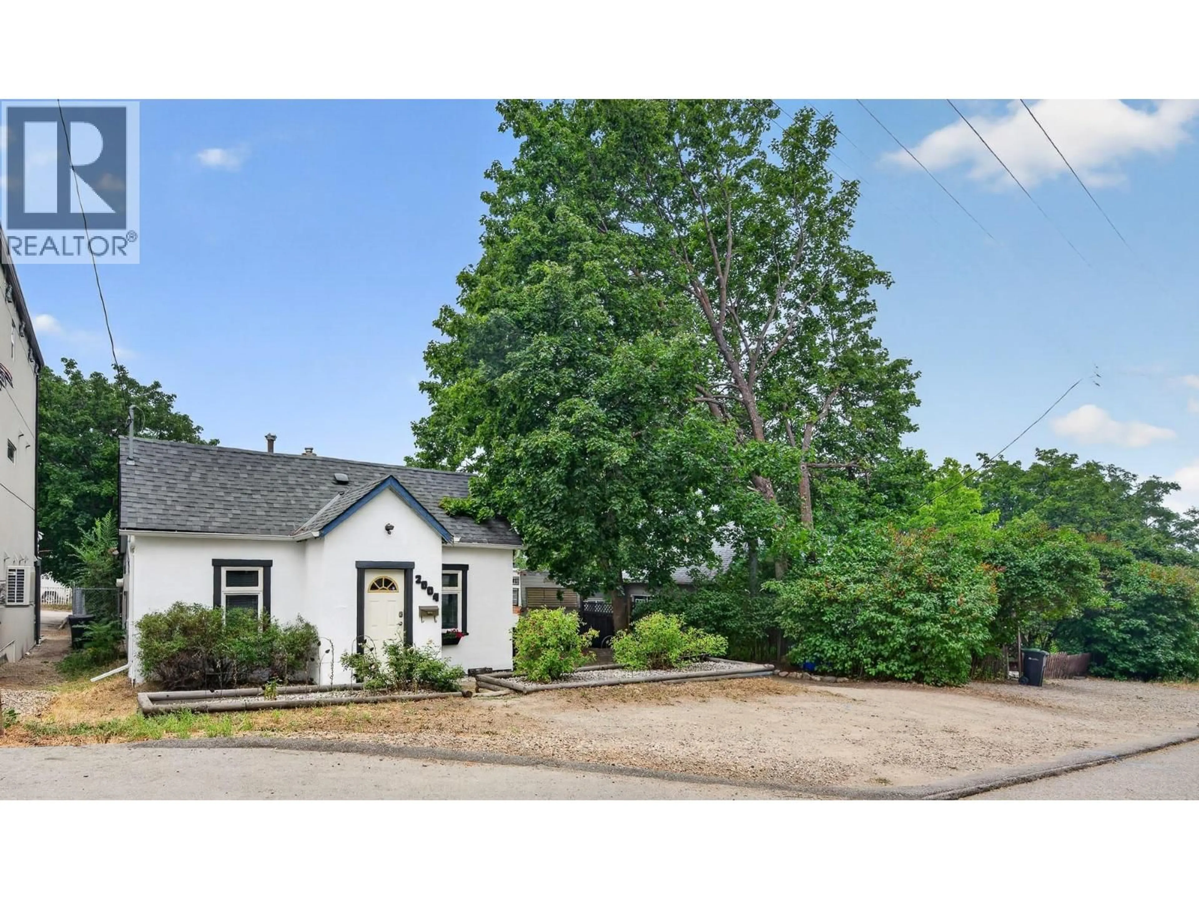 A pic from outside/outdoor area/front of a property/back of a property/a pic from drone, street for 2004 33 STREET, Vernon British Columbia V1T5R6