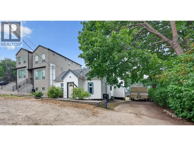 2004 33 STREET, Vernon 5
