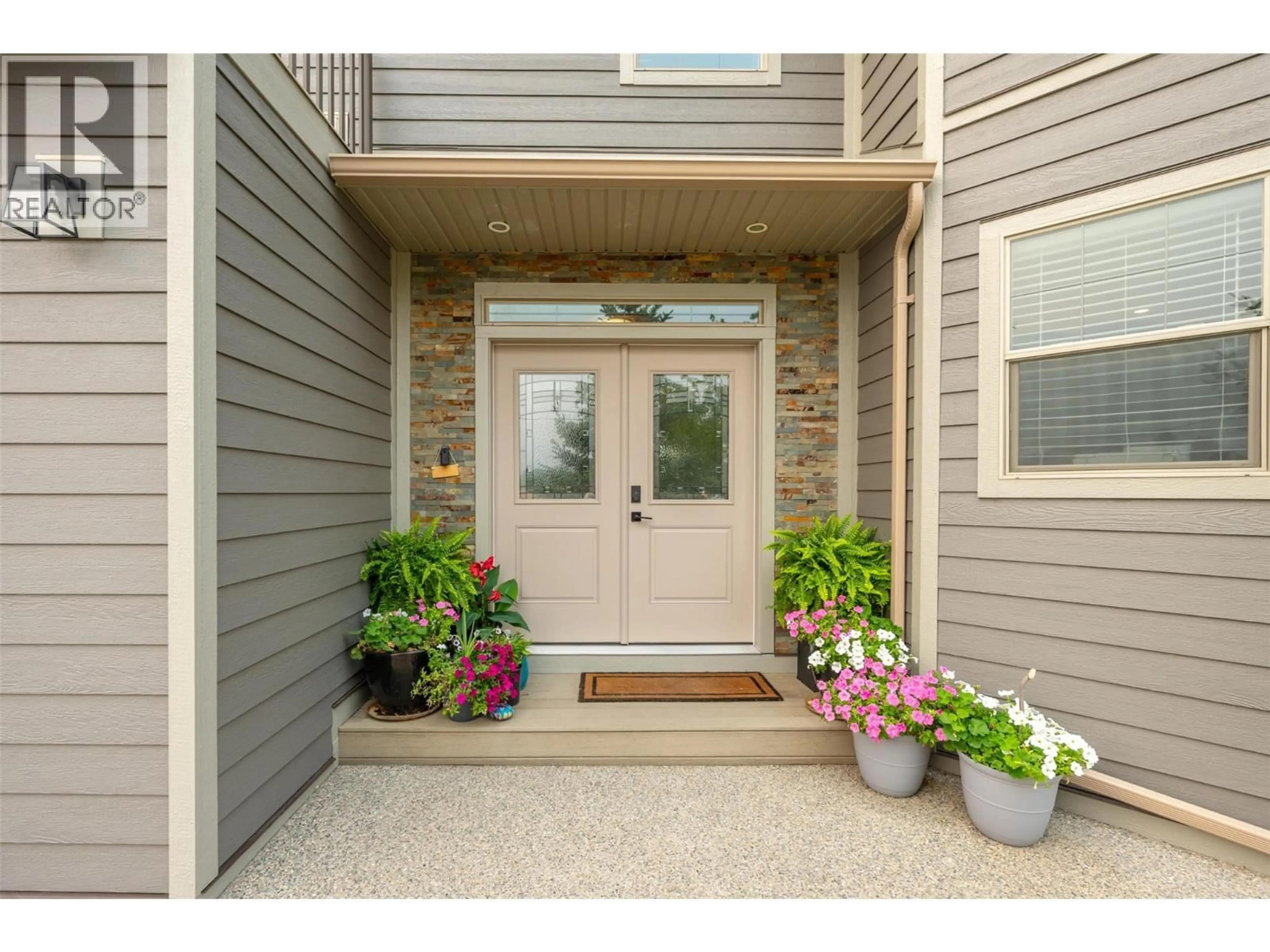Indoor entryway for 317 2ND AVENUE, Keremeos British Columbia V0X1N2