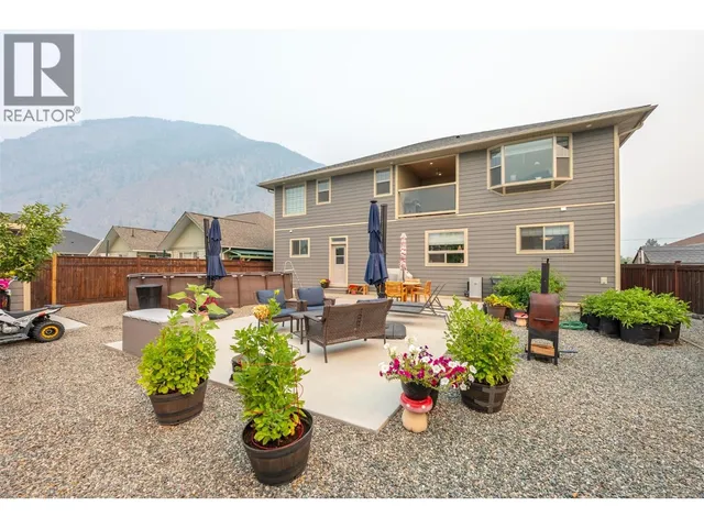 317 2ND AVENUE, Keremeos 4