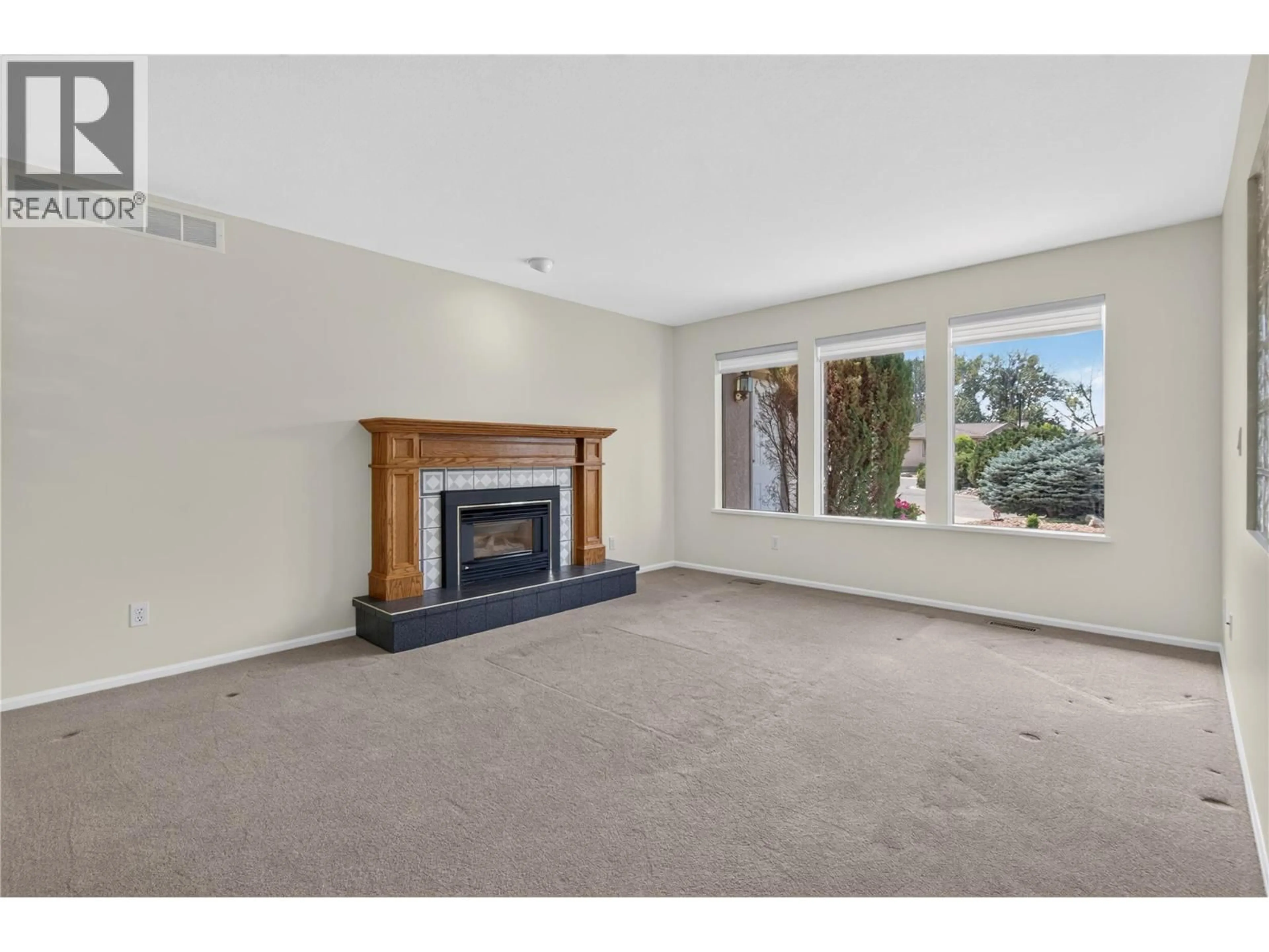 A pic of a room for 213 - 102 FORESTBROOK PLACE, Penticton British Columbia V2A7N4