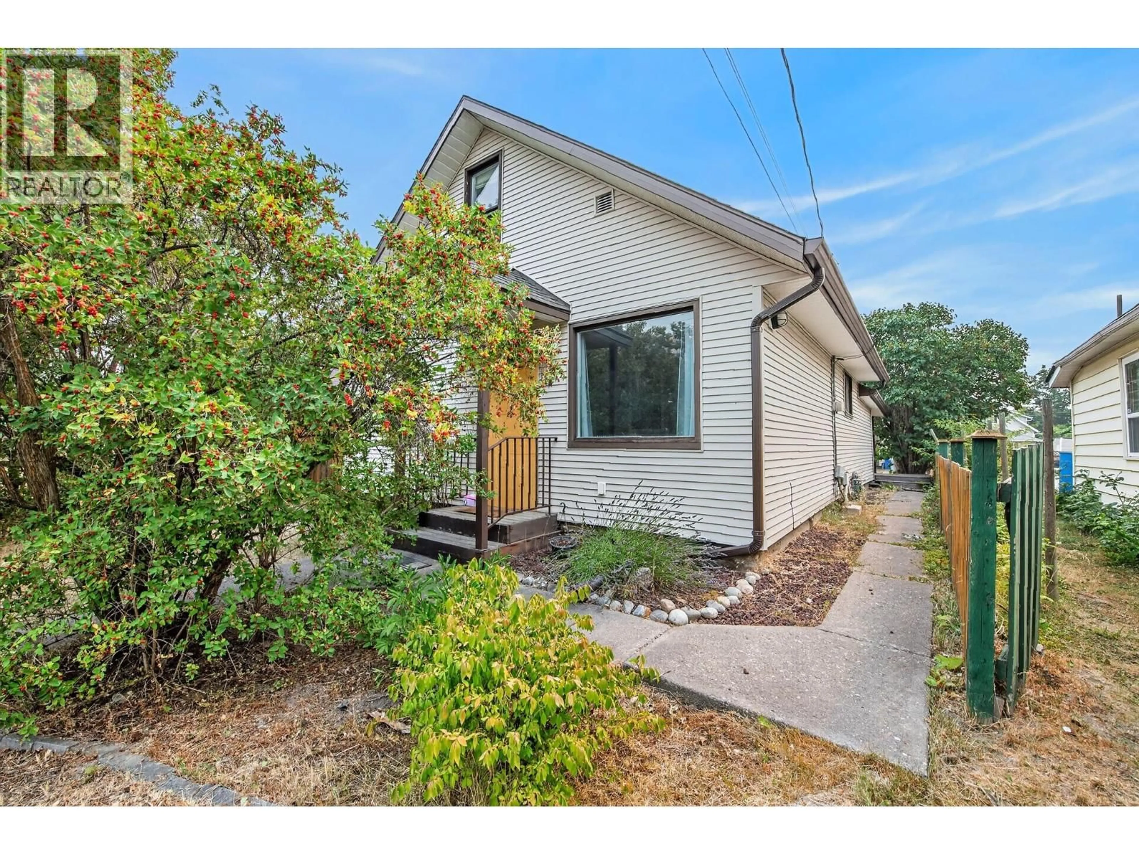 A pic from outside/outdoor area/front of a property/back of a property/a pic from drone, street for 3007 38 STREET, Vernon British Columbia V1T6H7