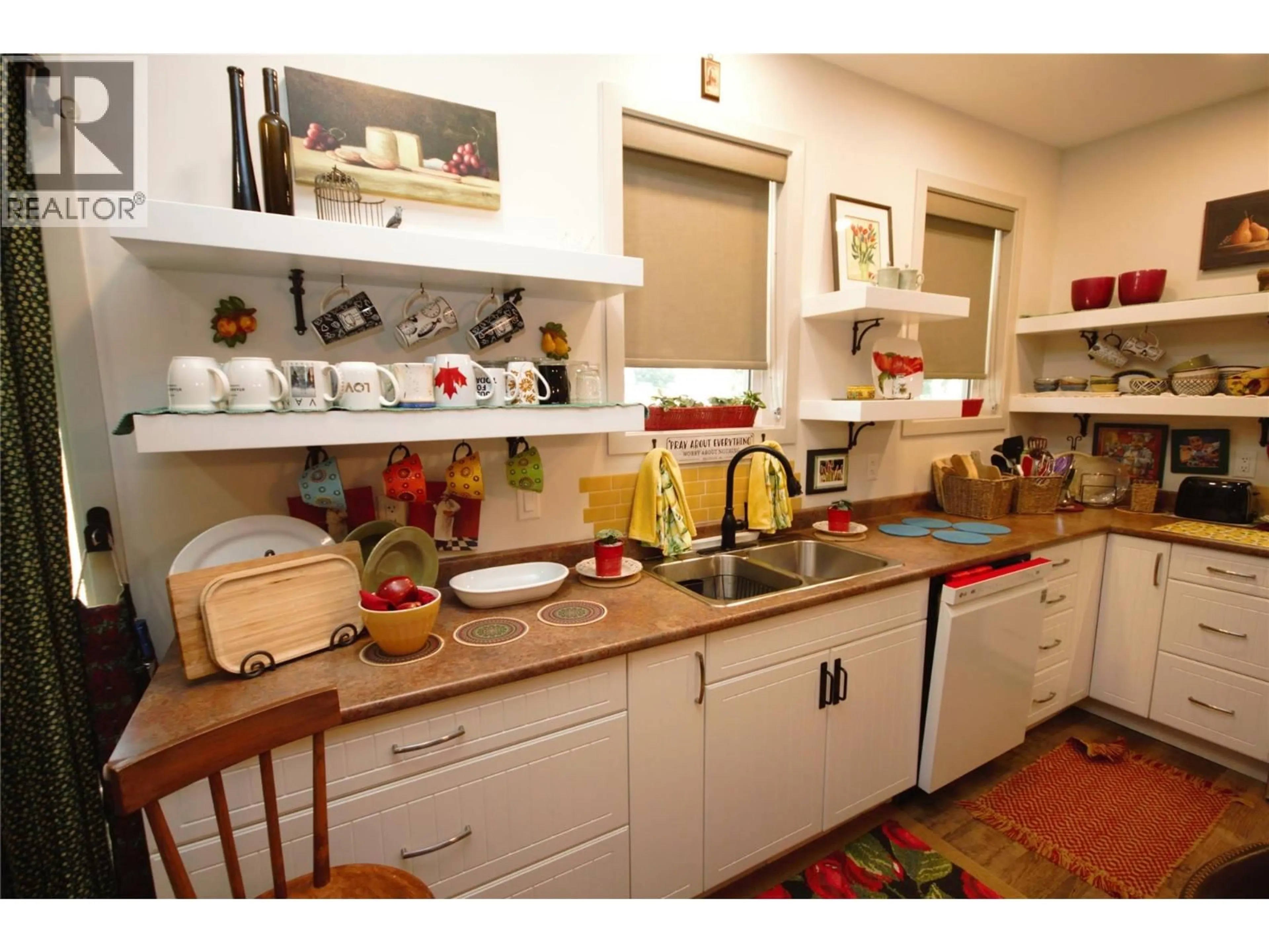Standard kitchen, ceramic/tile floor for 6941 MEADOWS DRIVE, Oliver British Columbia V0H1T4