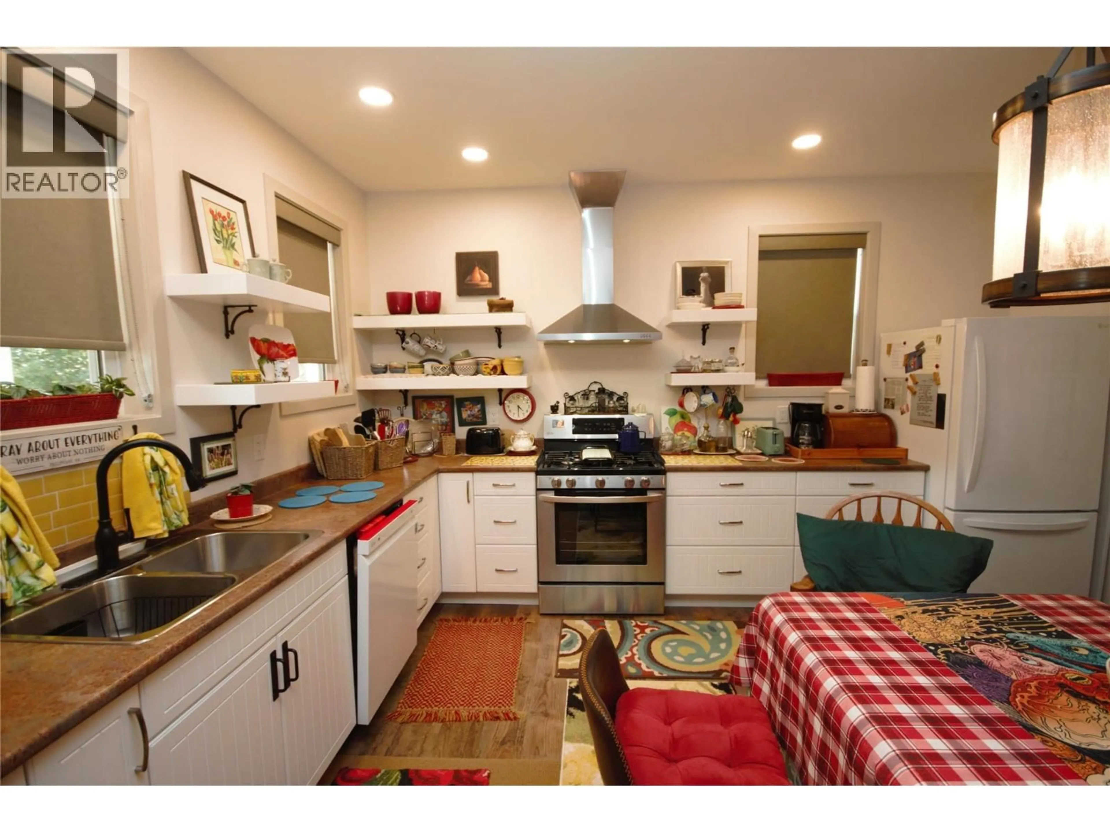 Open concept kitchen, unknown for 6941 MEADOWS DRIVE, Oliver British Columbia V0H1T4