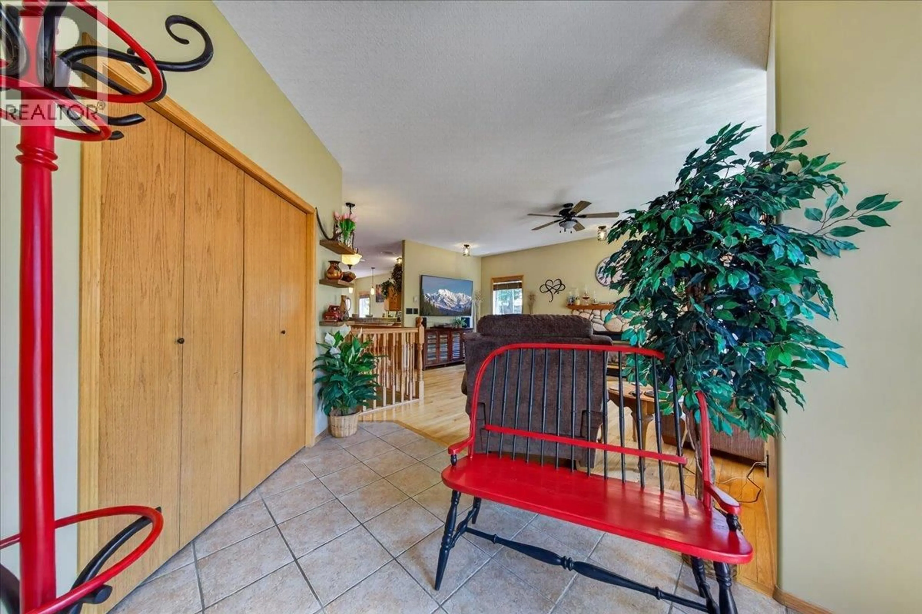 Indoor foyer for 794 WESTRIDGE DRIVE, Invermere British Columbia V0A1K4