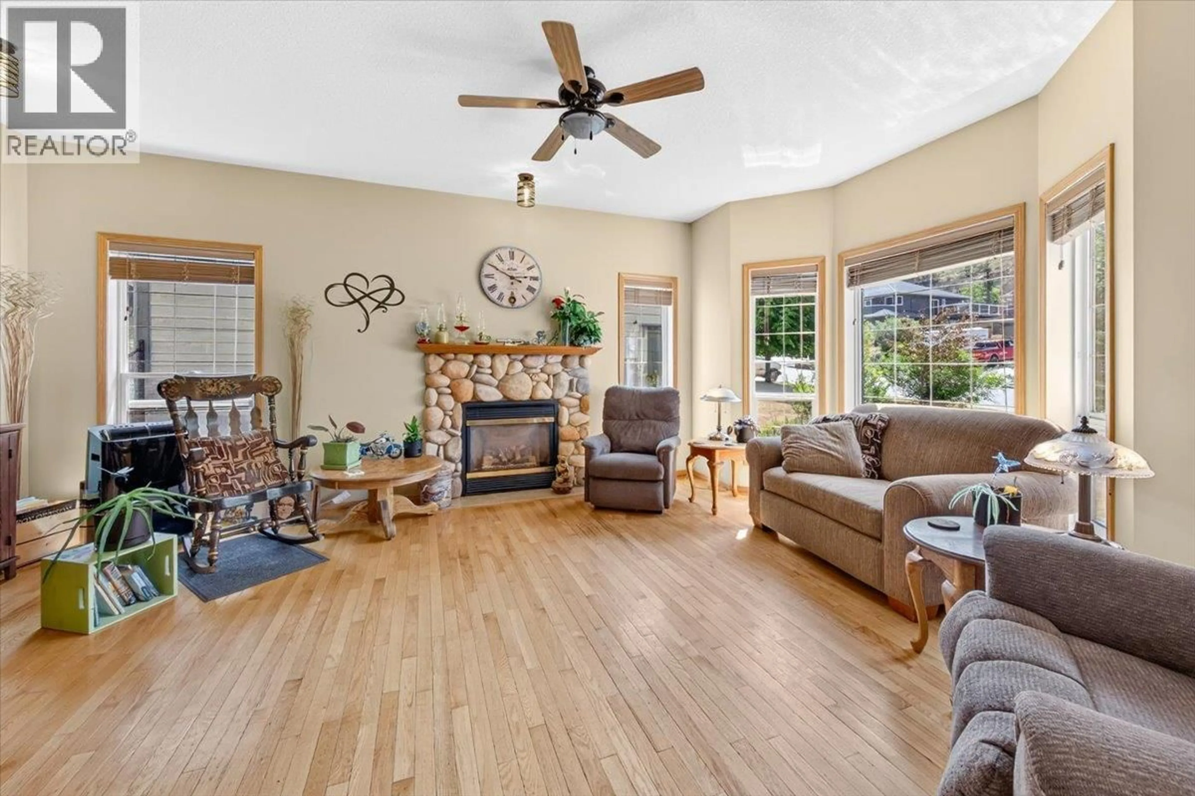 Living room with furniture, unknown for 794 WESTRIDGE DRIVE, Invermere British Columbia V0A1K4