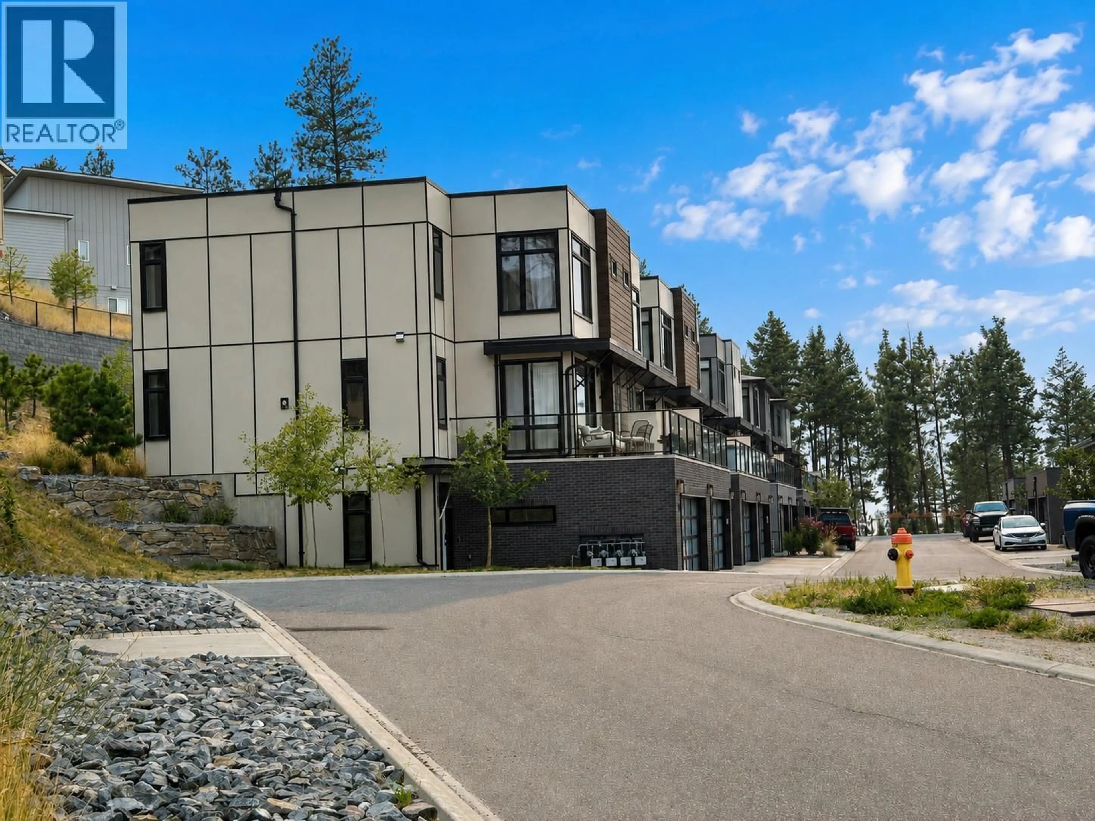 Unknown for 10 - 3220 HILLTOWN DRIVE, Kelowna British Columbia V1V0C6