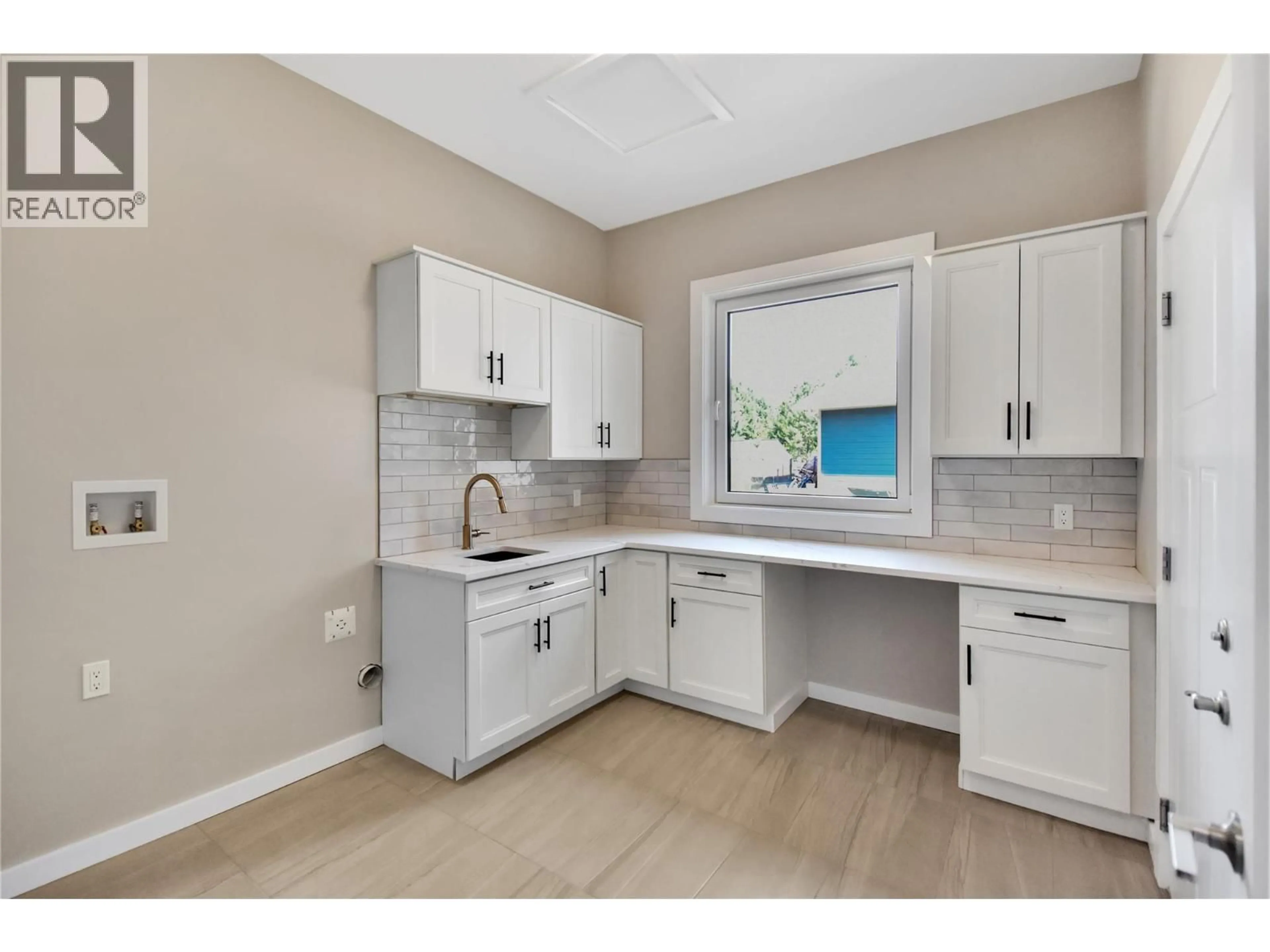 Standard kitchen, ceramic/tile floor for 113 CORRAL BOULEVARD, Cranbrook British Columbia V1C0C2