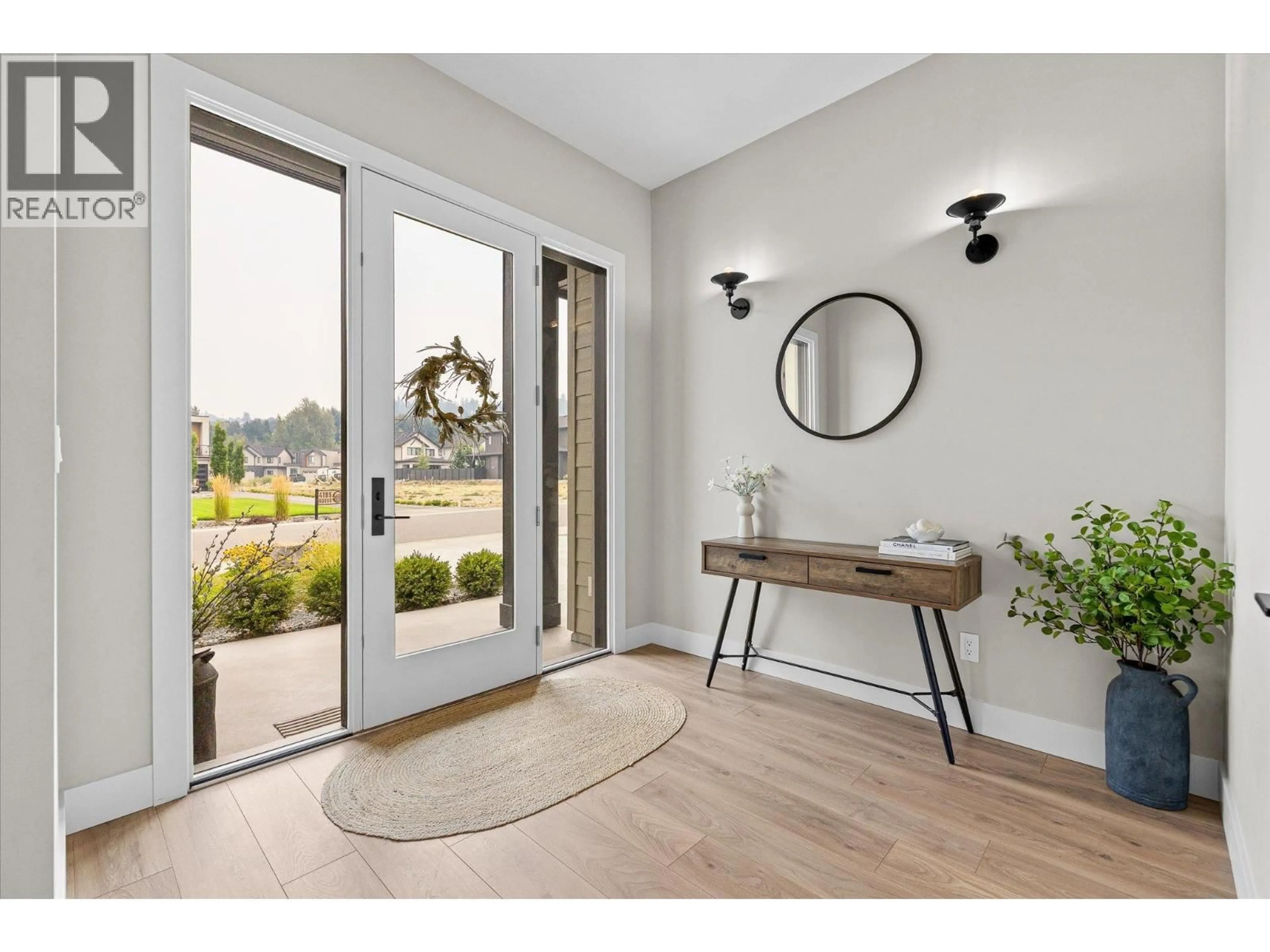 Indoor entryway for 4198 RUSSO STREET, Kelowna British Columbia V1W0B6