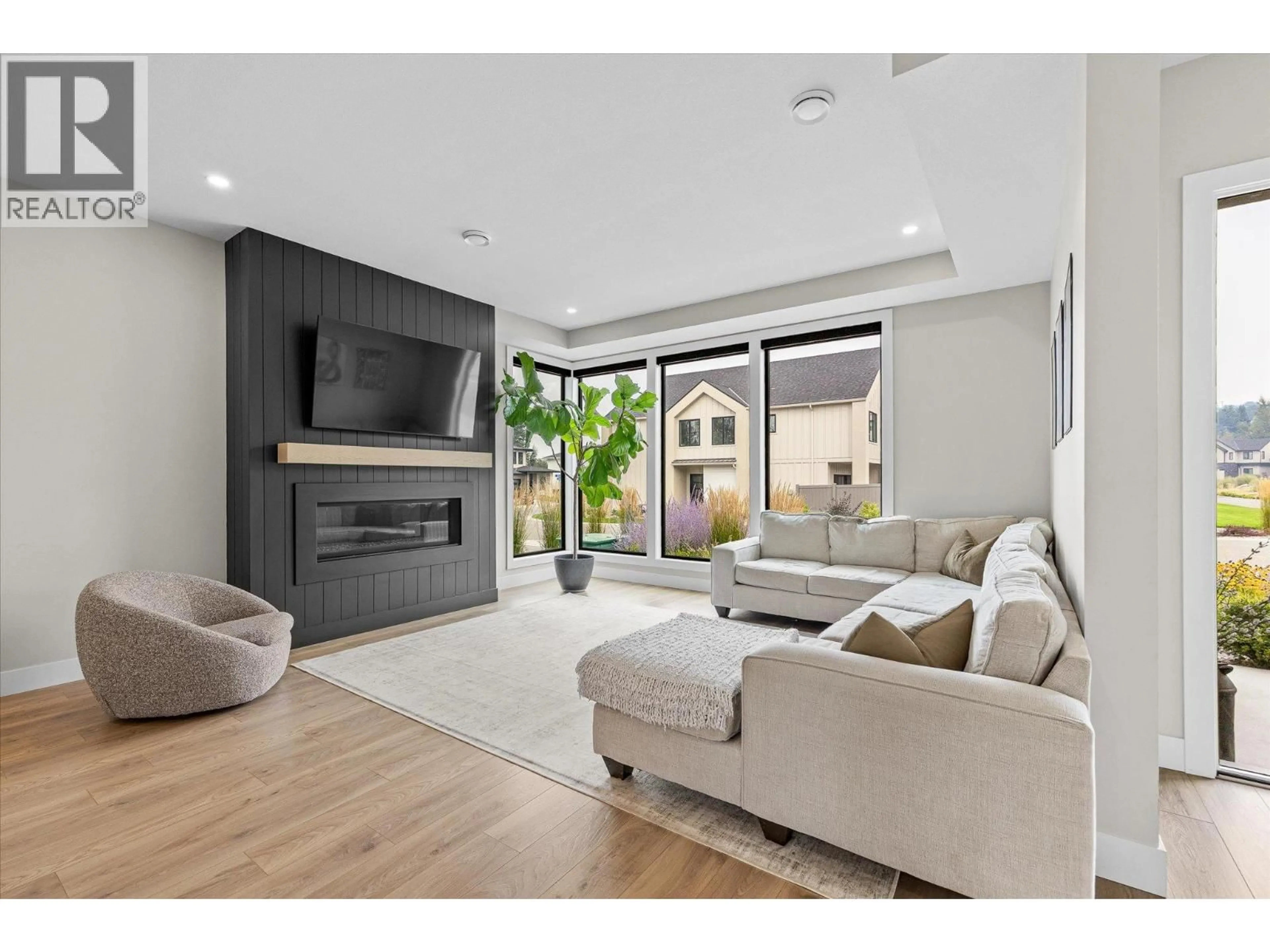 Living room with furniture, unknown for 4198 RUSSO STREET, Kelowna British Columbia V1W0B6
