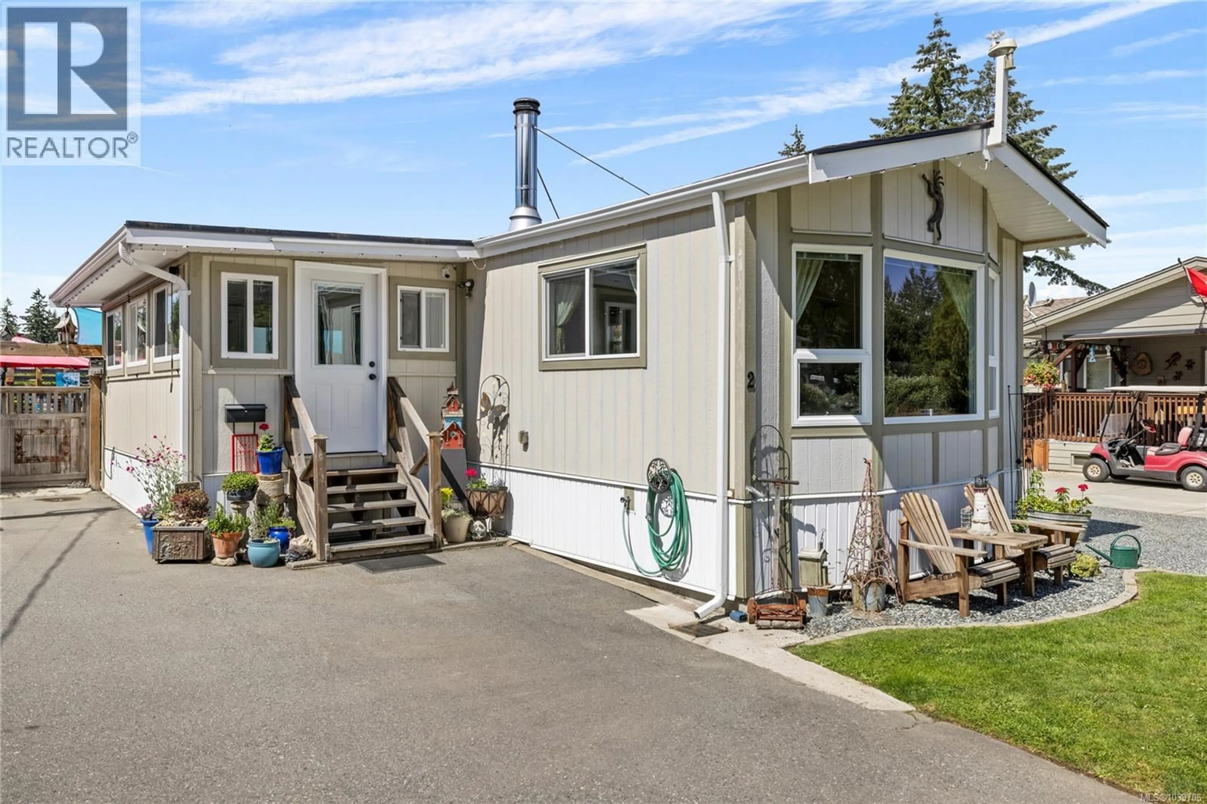 Home with vinyl exterior material, street for 2 - 1572 SEABIRD ROAD, Cassidy British Columbia V9G1L3